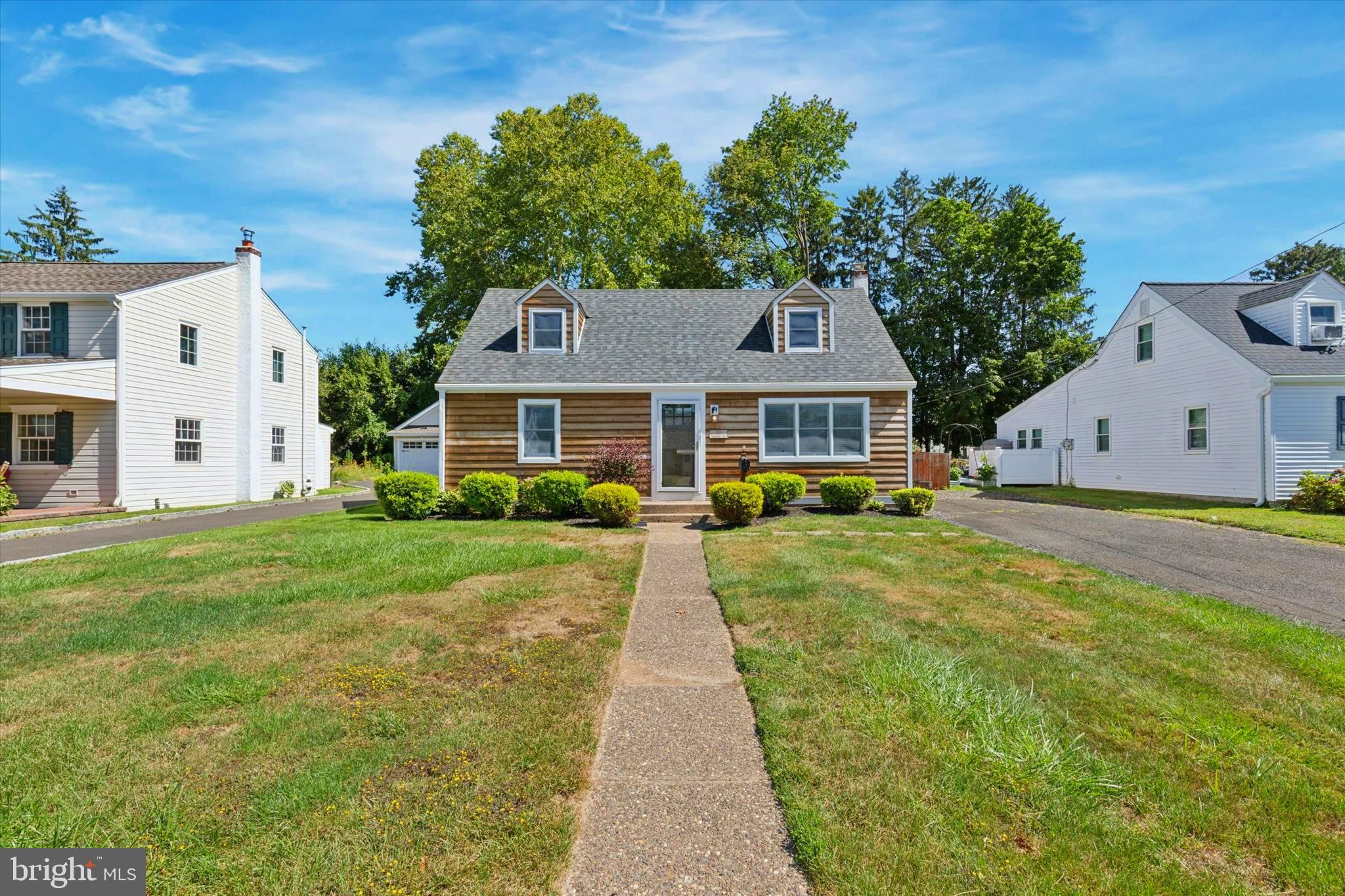 SHOEMAKER VIL - Residential