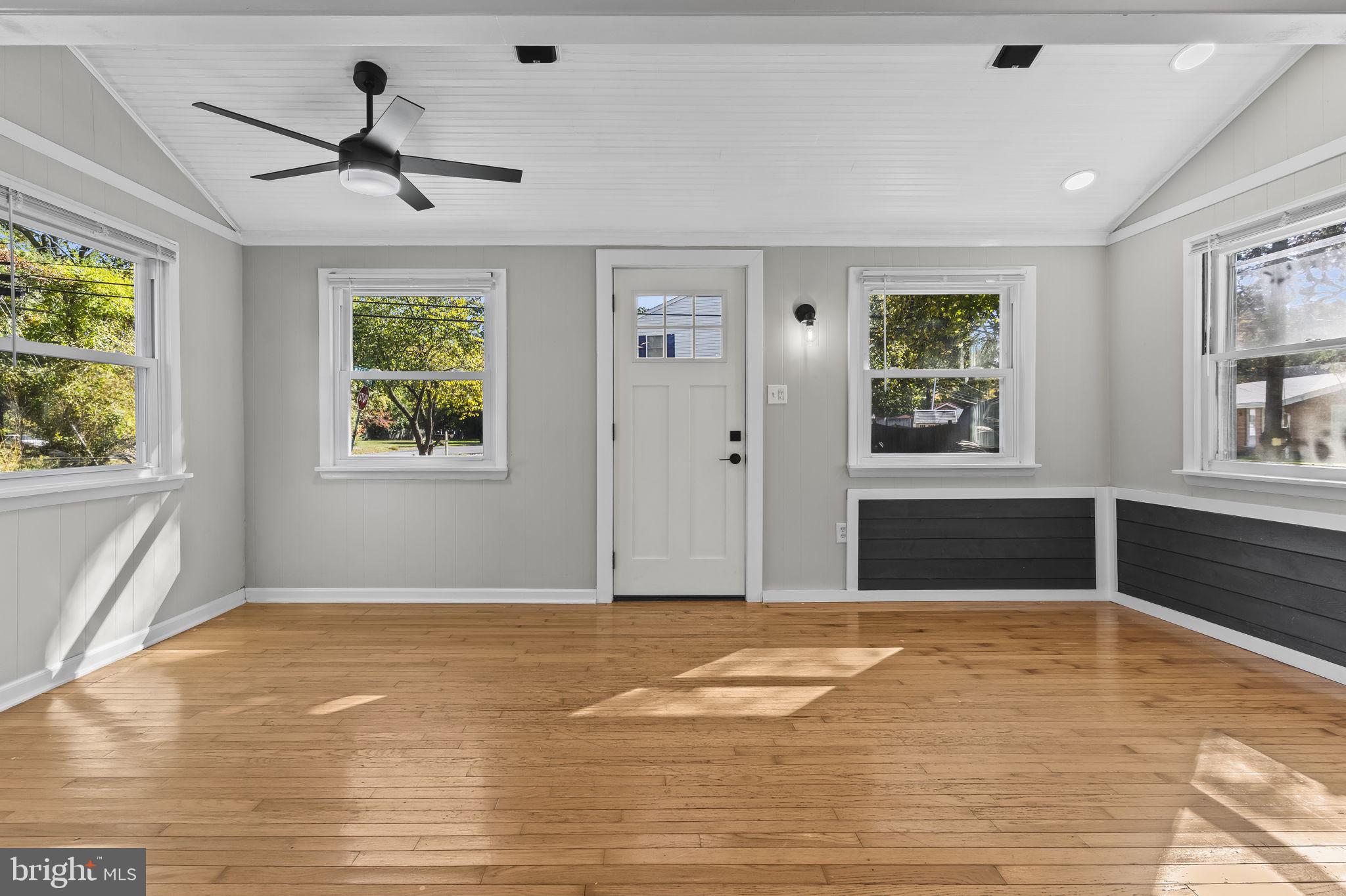 SNUG HARBOR - Residential