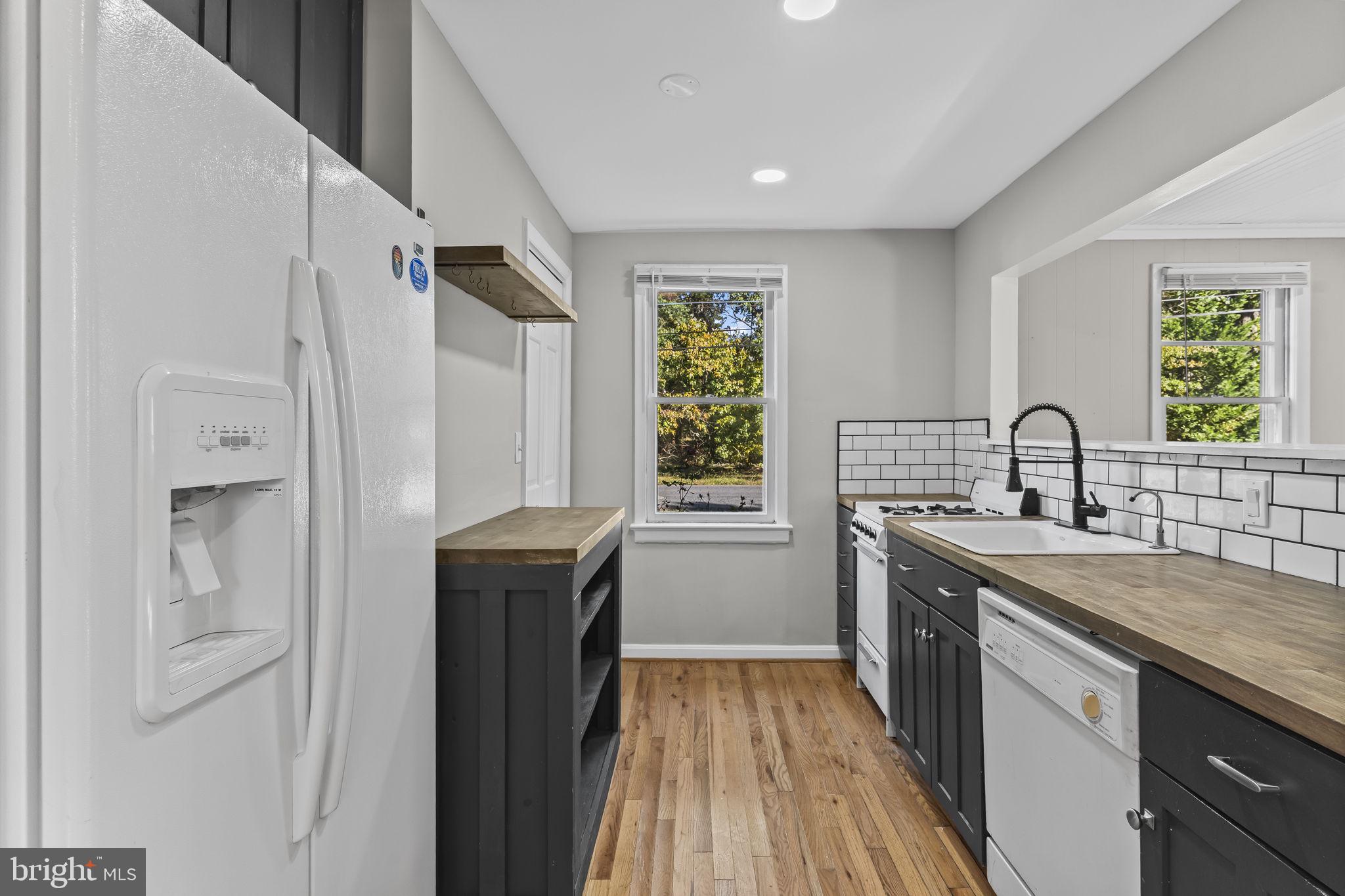 SNUG HARBOR - Residential