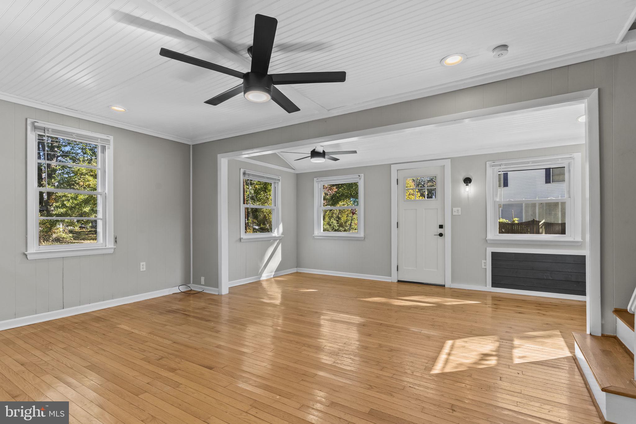 SNUG HARBOR - Residential