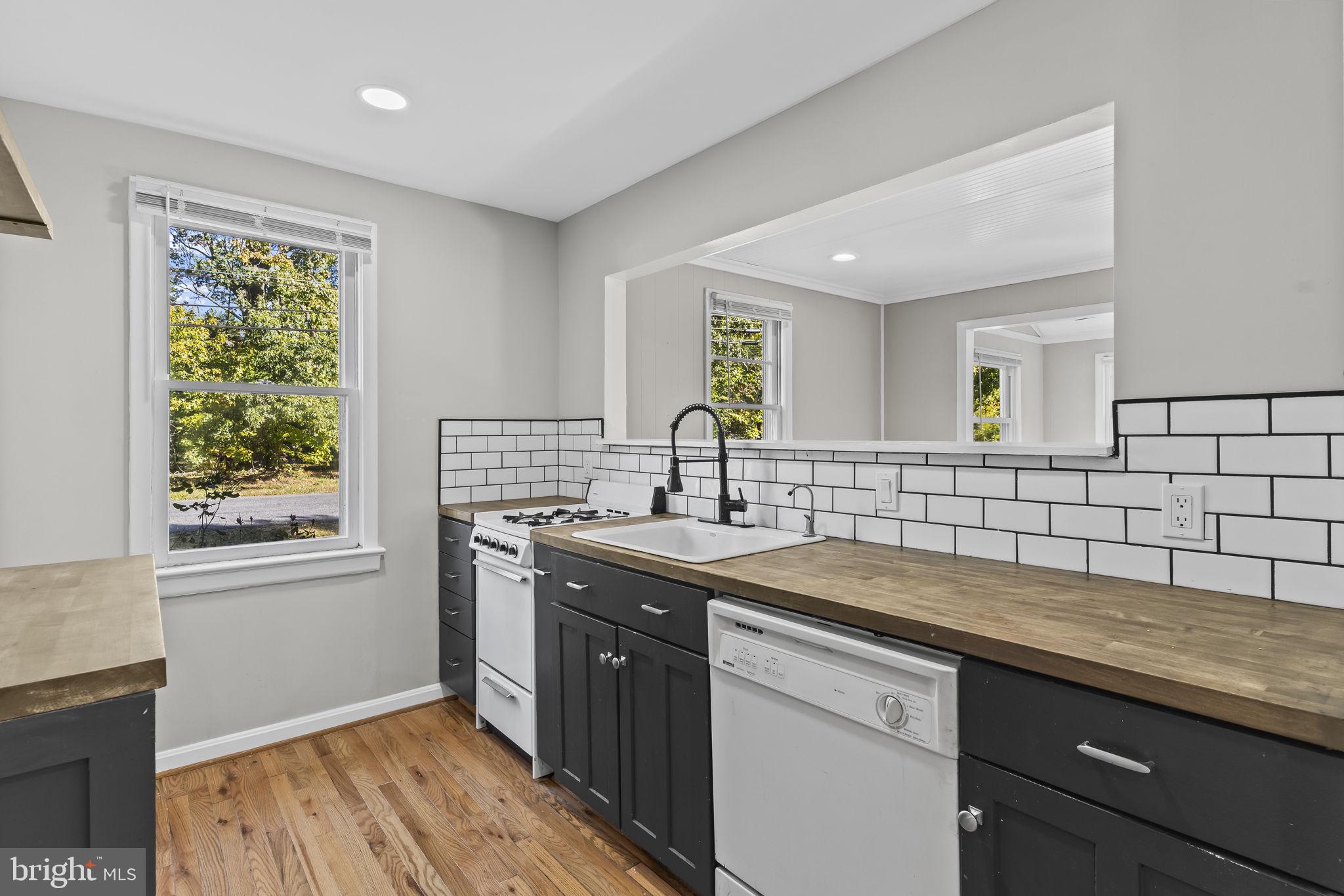 SNUG HARBOR - Residential