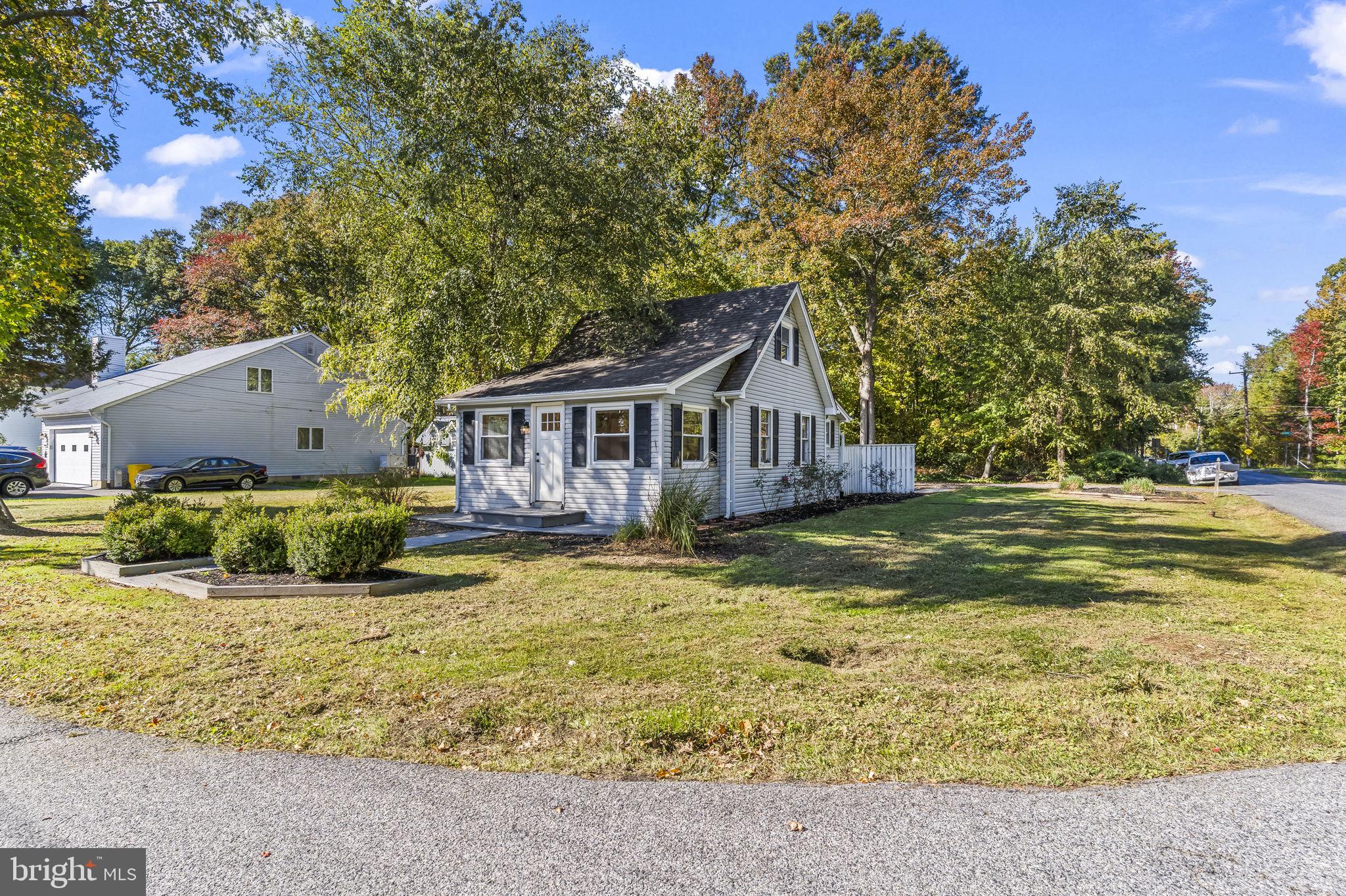 SNUG HARBOR - Residential