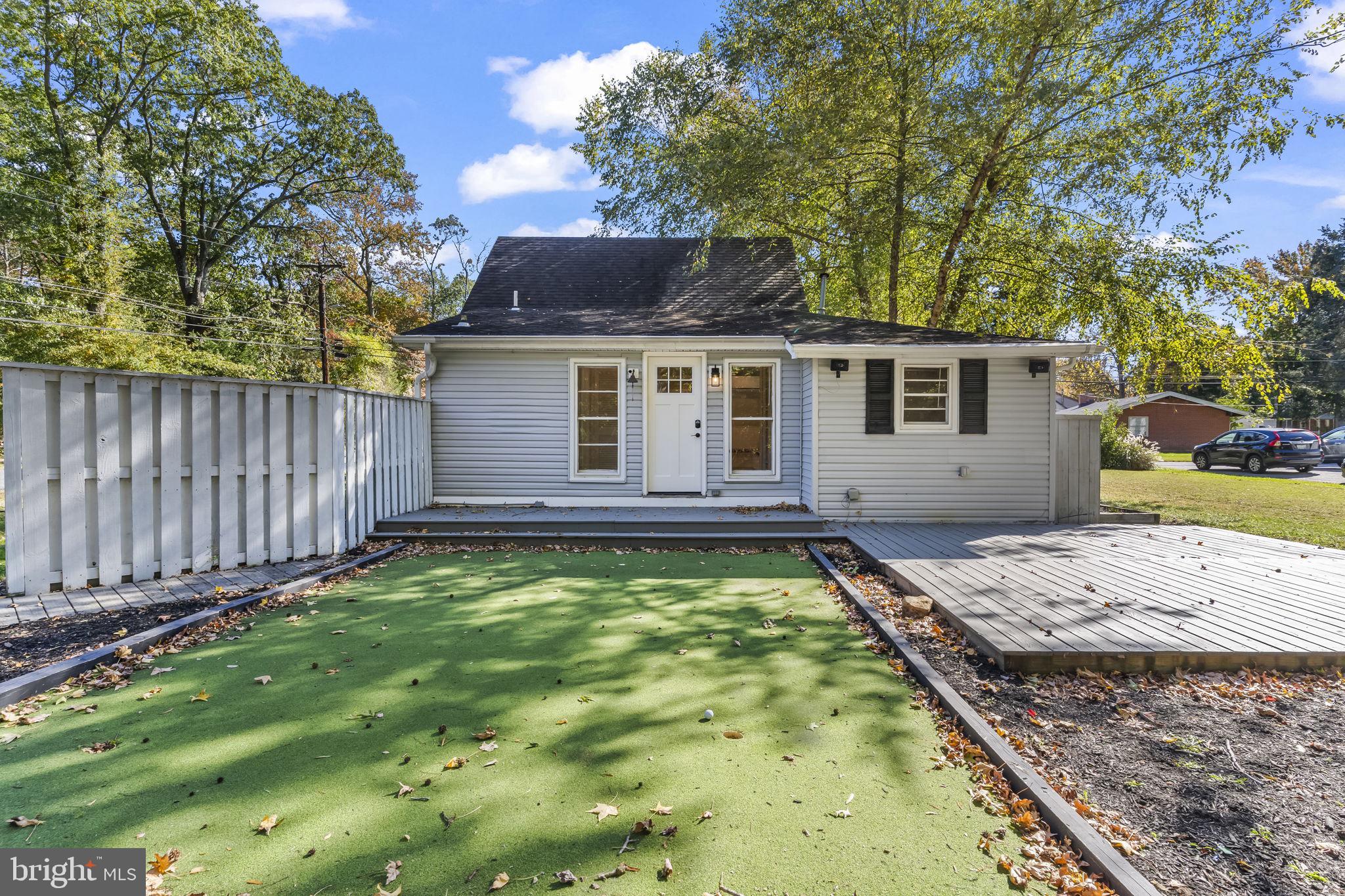 SNUG HARBOR - Residential