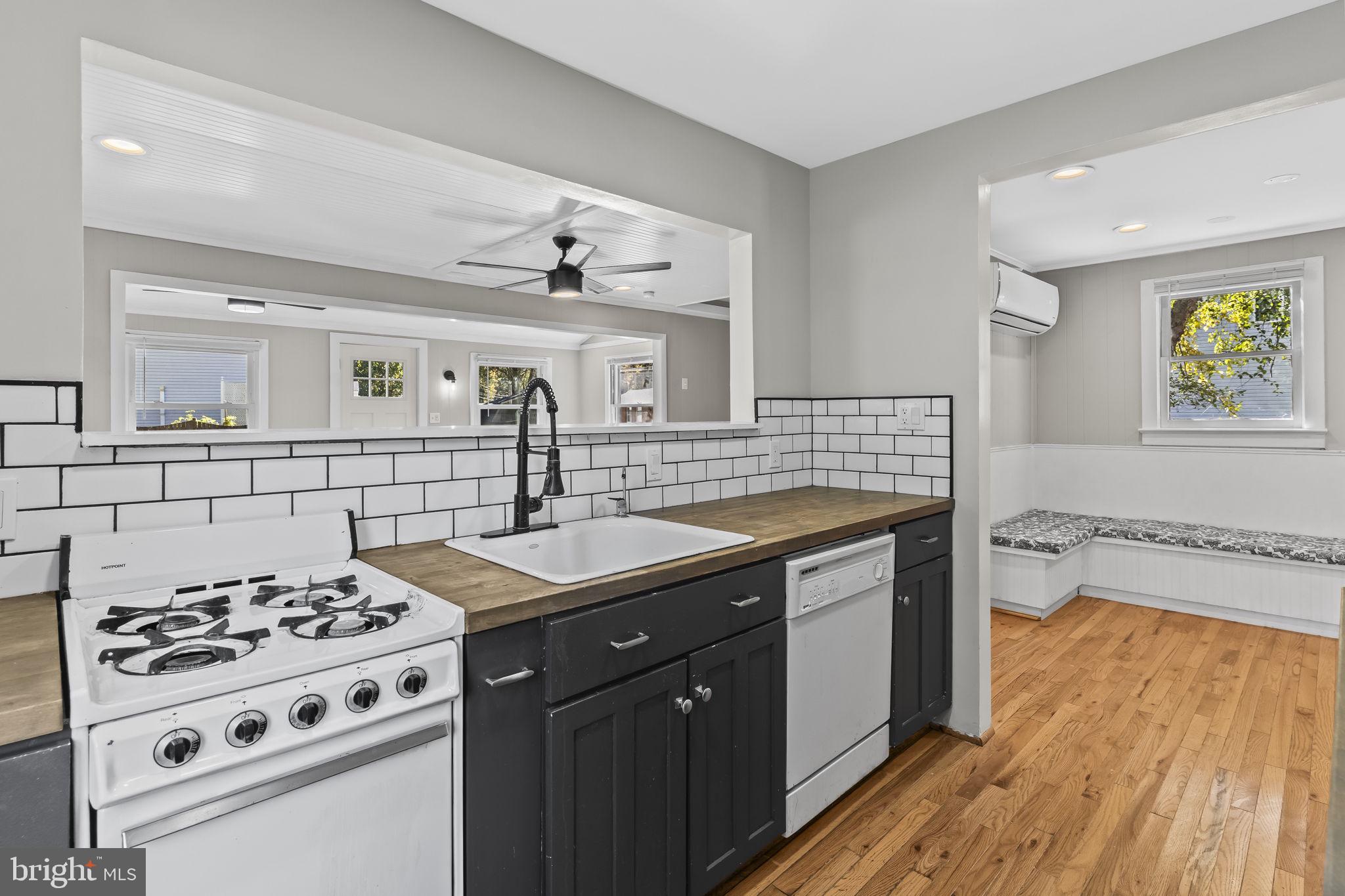 SNUG HARBOR - Residential