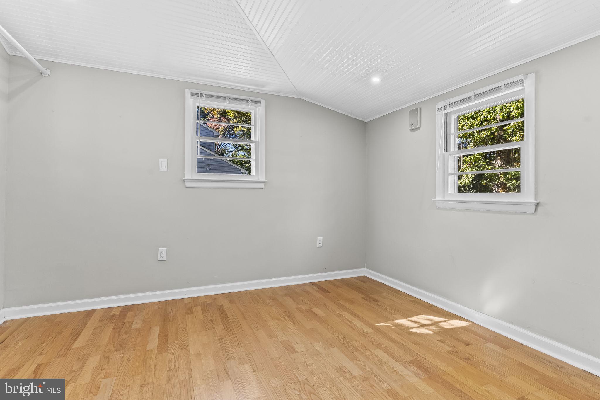 SNUG HARBOR - Residential