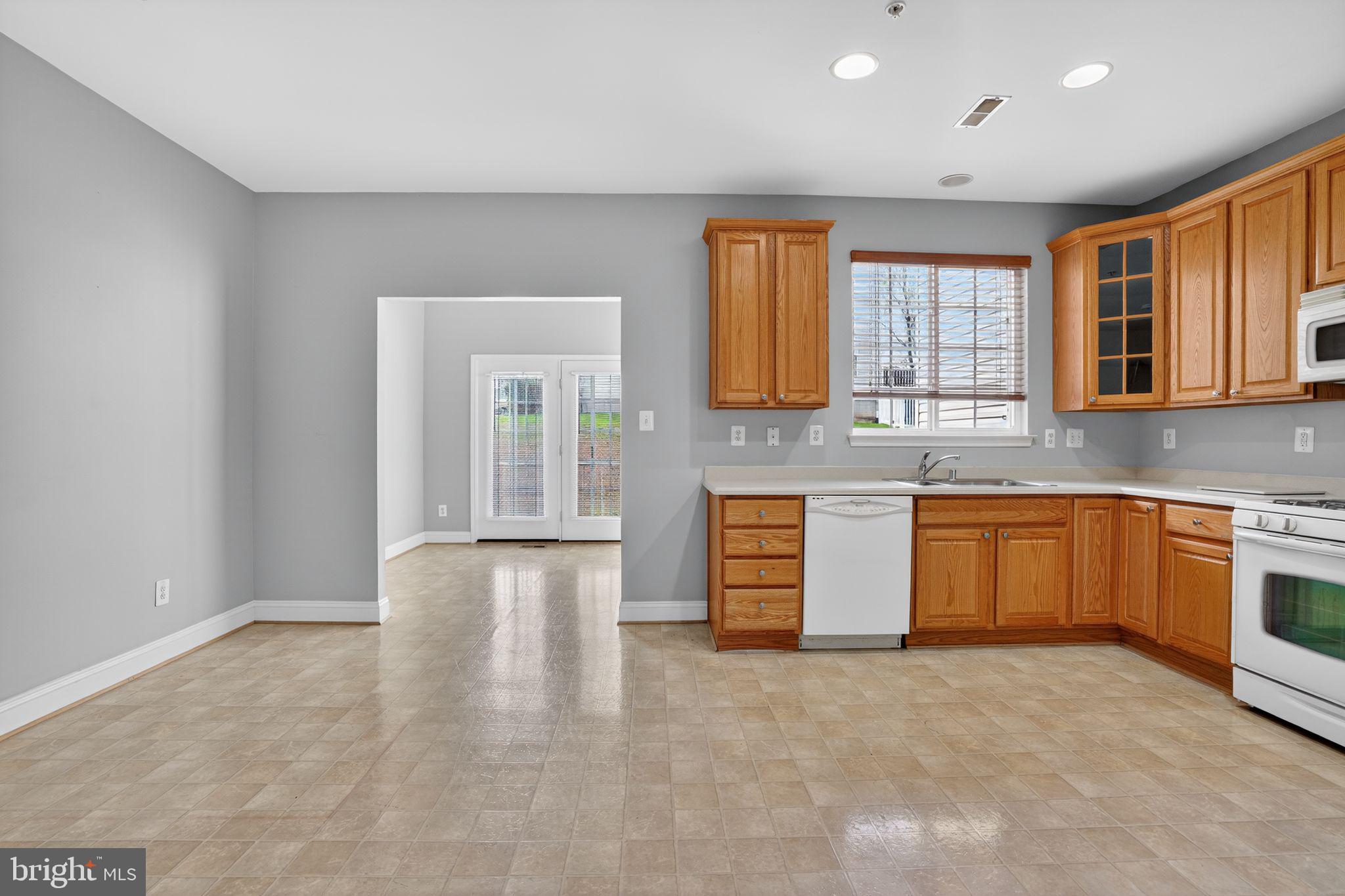 MONMOUTH MEADOWS - Residential