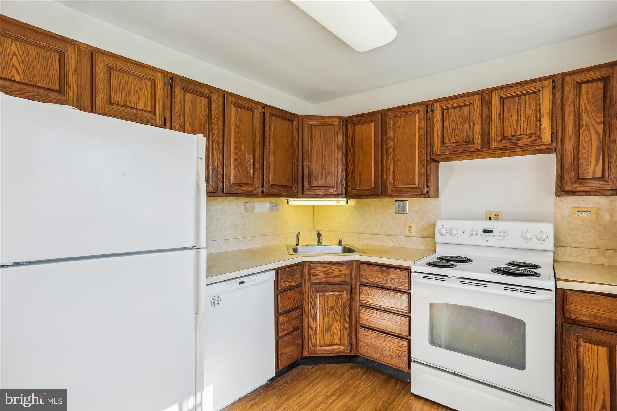 CHESTNUT RIDGE MANOR - Residential