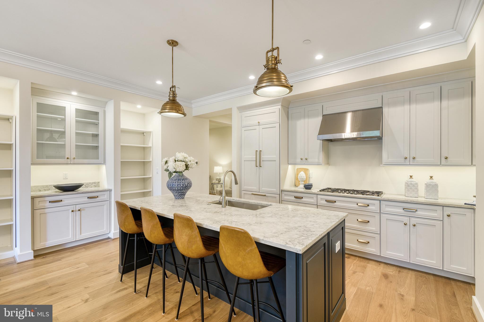 MURRAY HILL - Residential