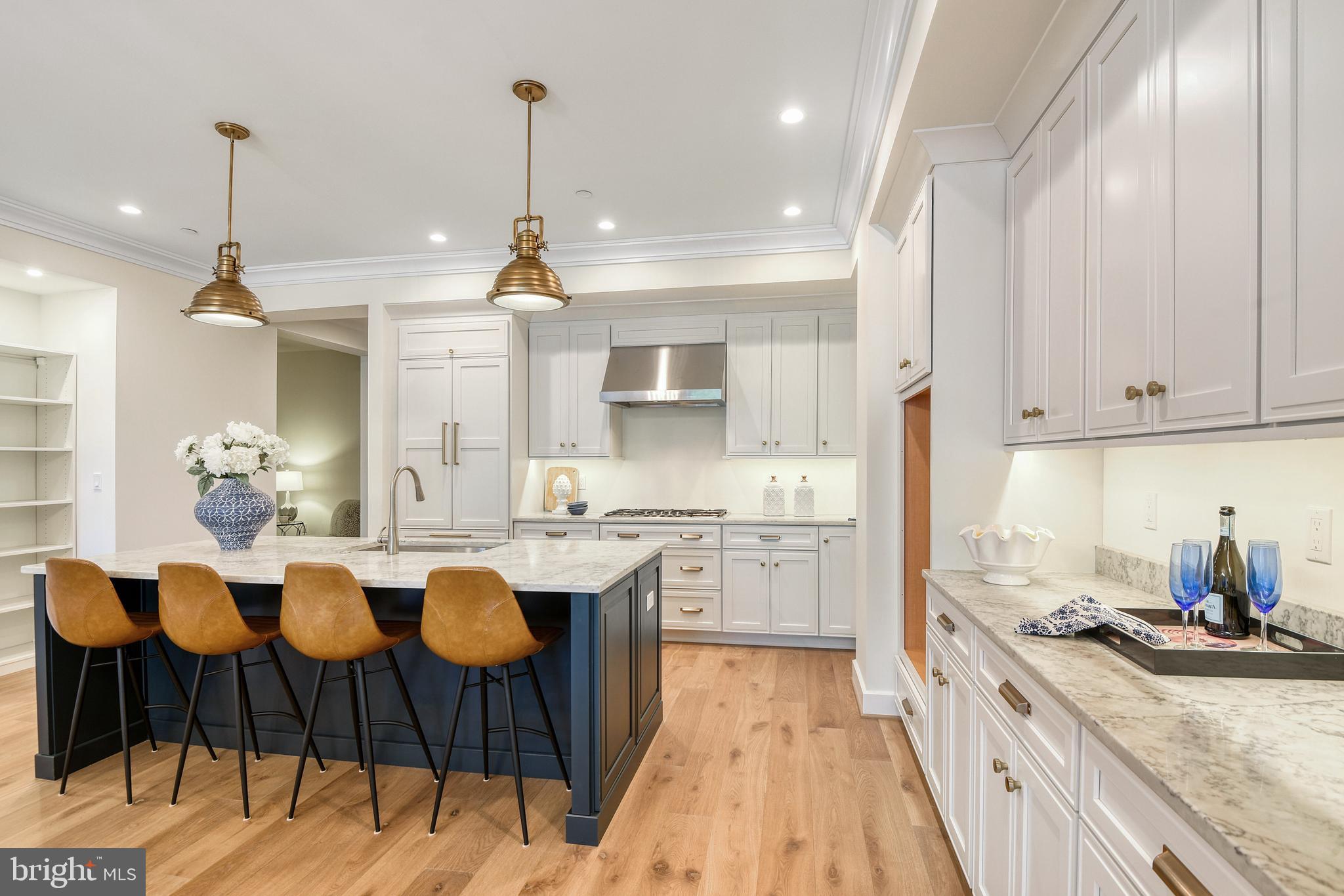 MURRAY HILL - Residential