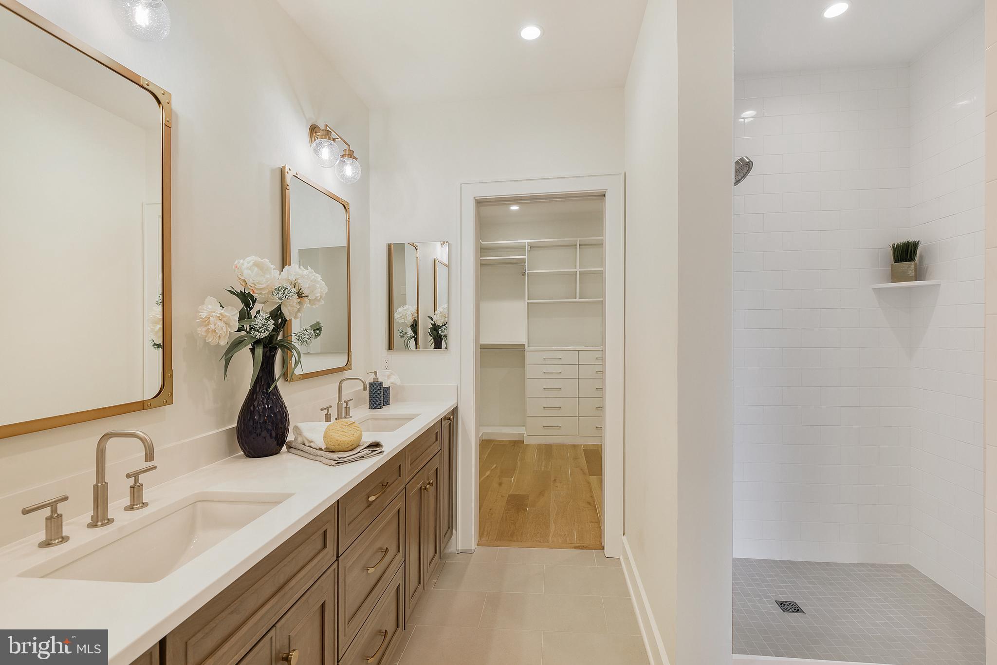 MURRAY HILL - Residential