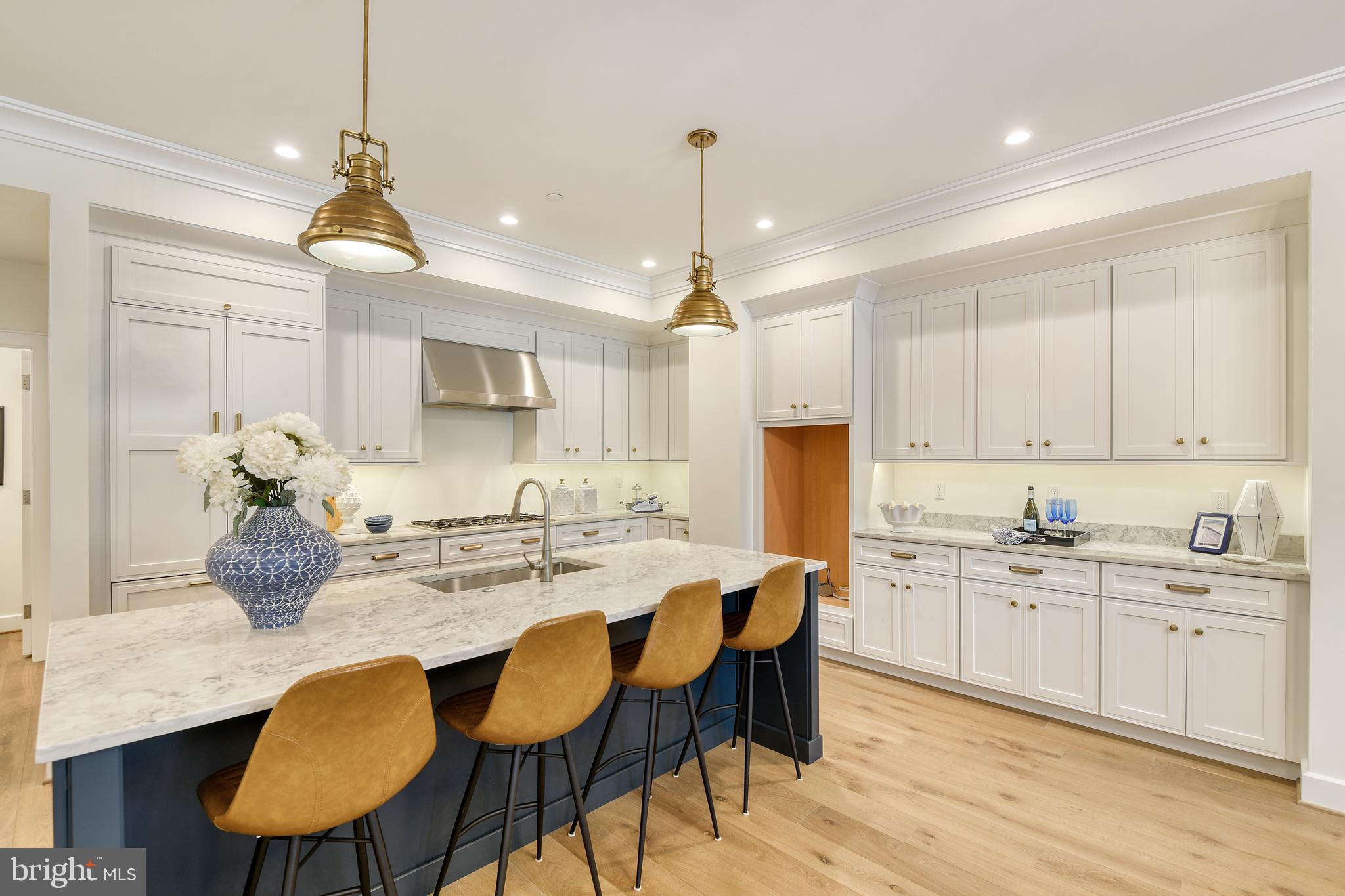 MURRAY HILL - Residential