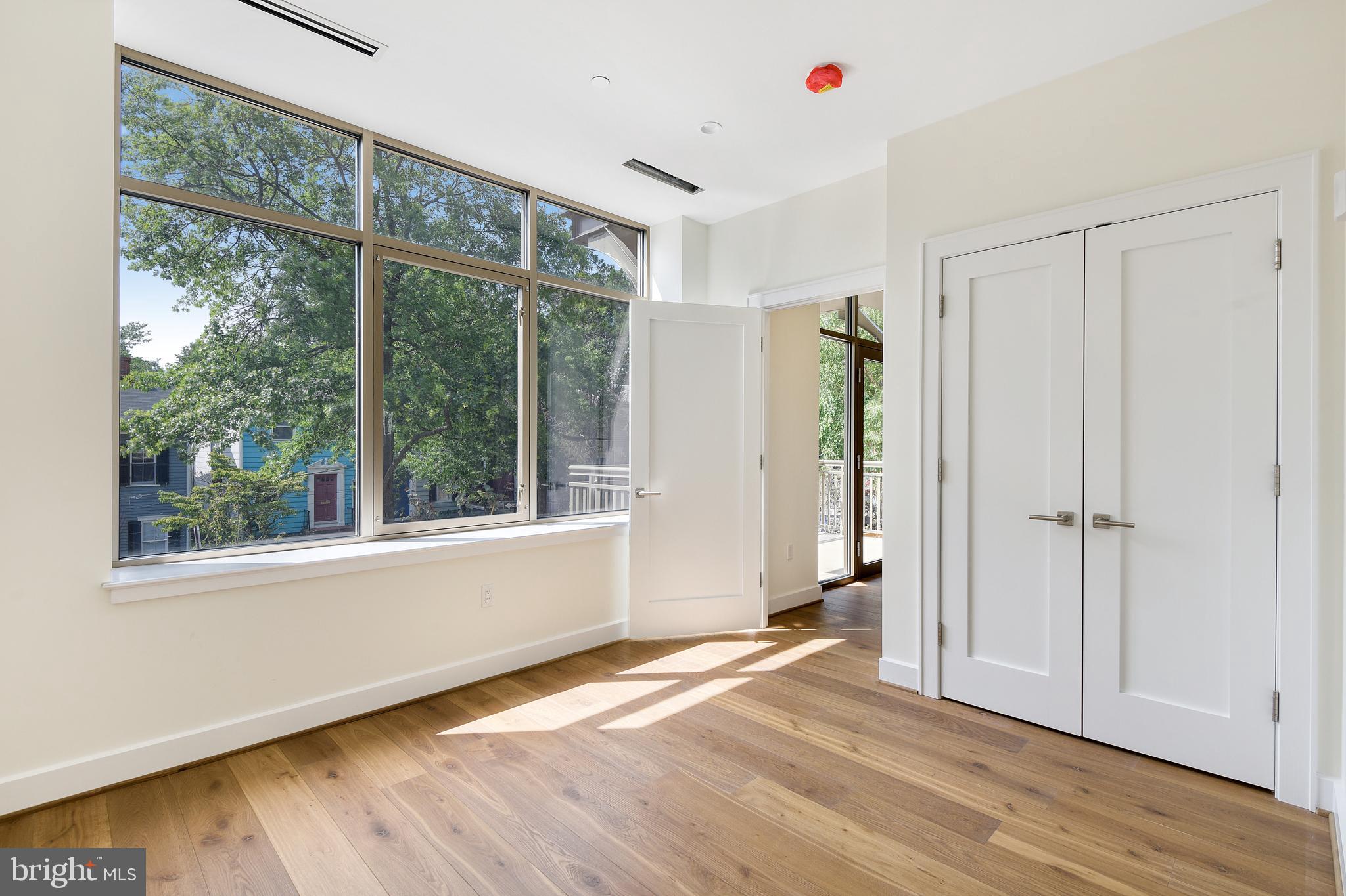 MURRAY HILL - Residential