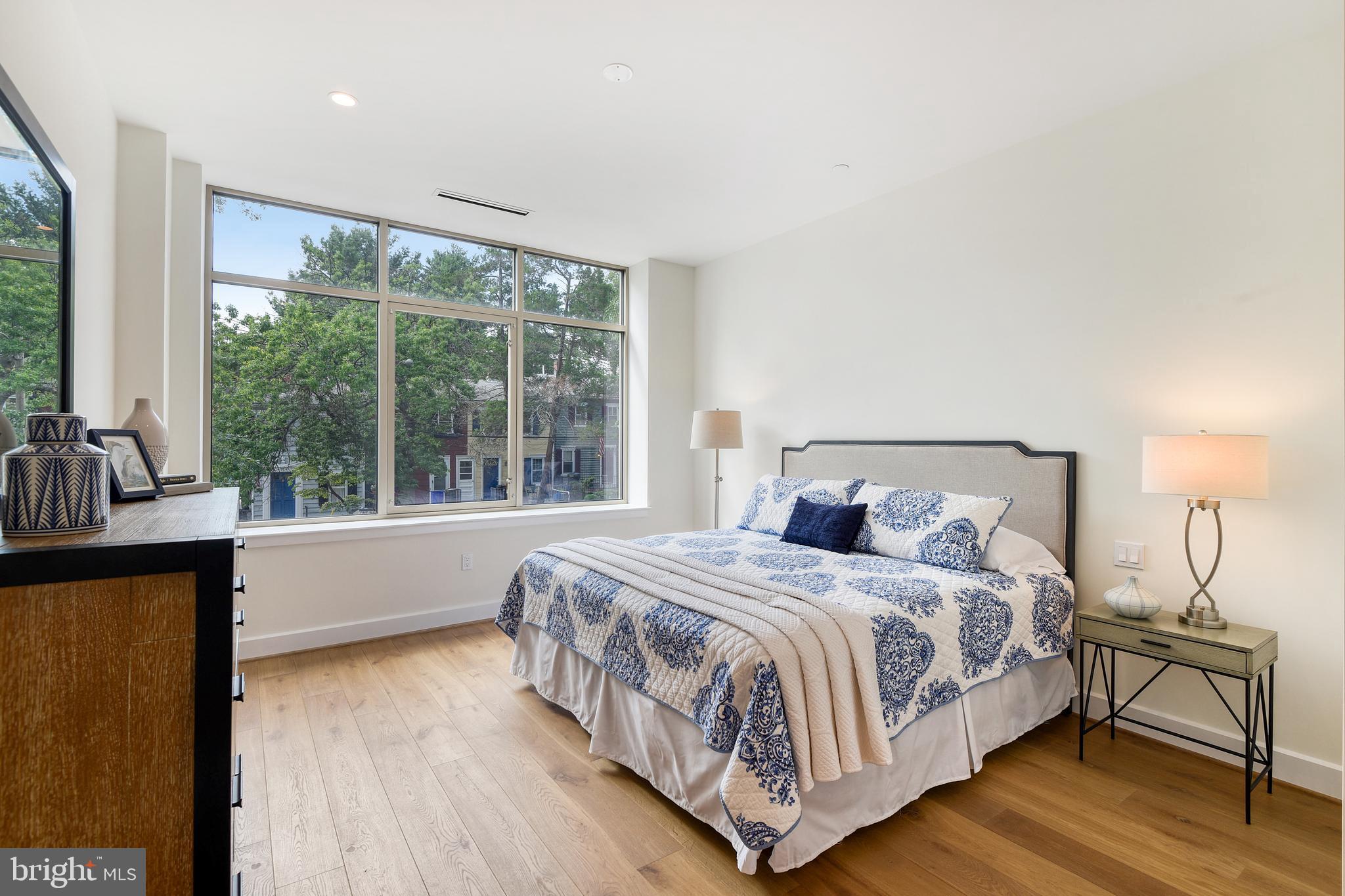 MURRAY HILL - Residential