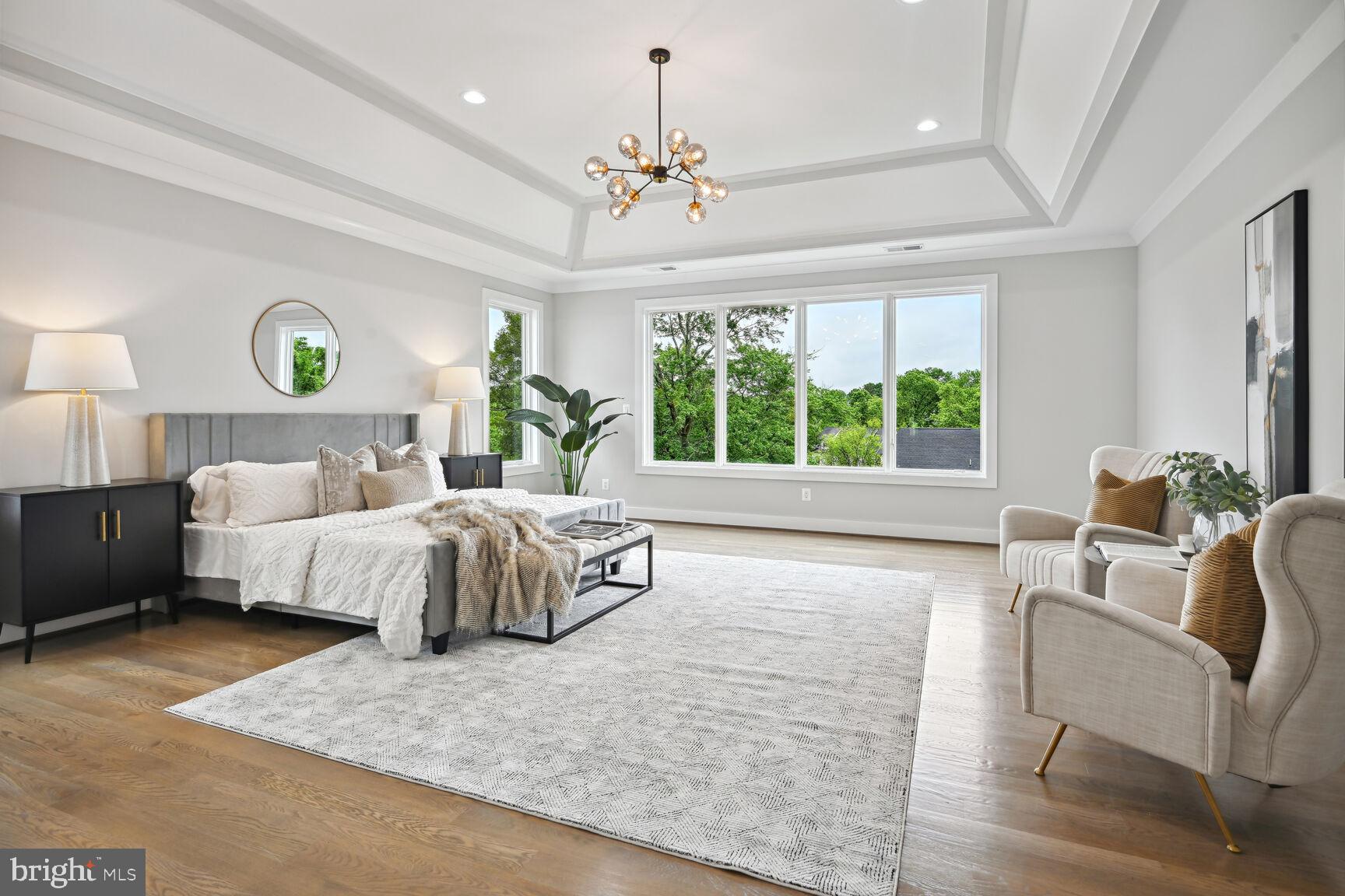 MCLEAN MANOR - Residential