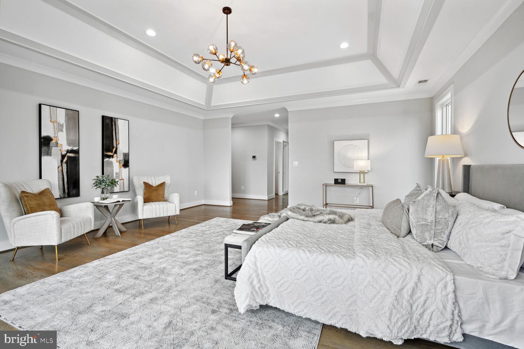 MCLEAN MANOR - Residential