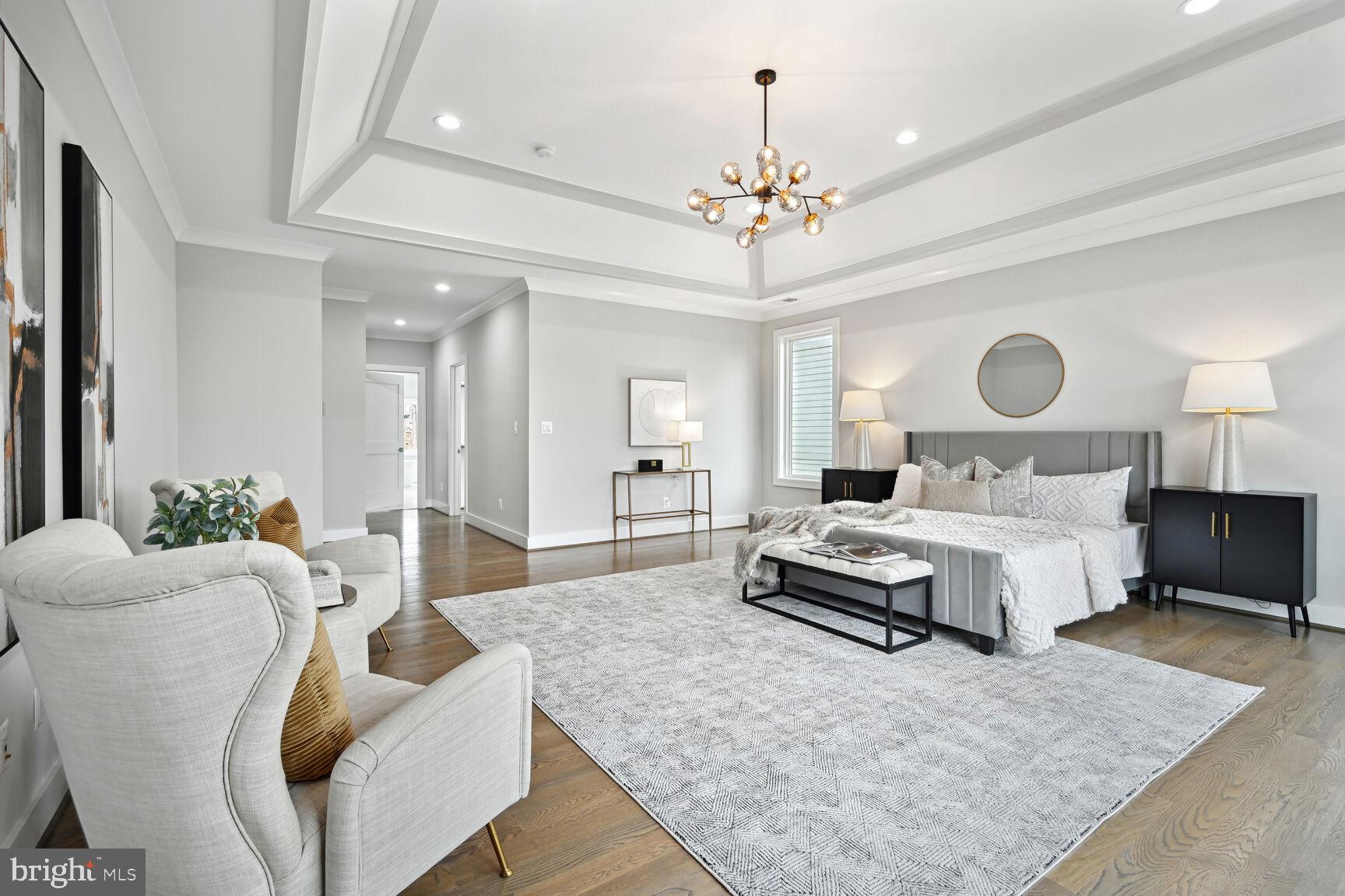 MCLEAN MANOR - Residential