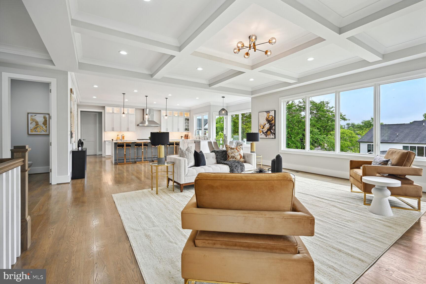 MCLEAN MANOR - Residential