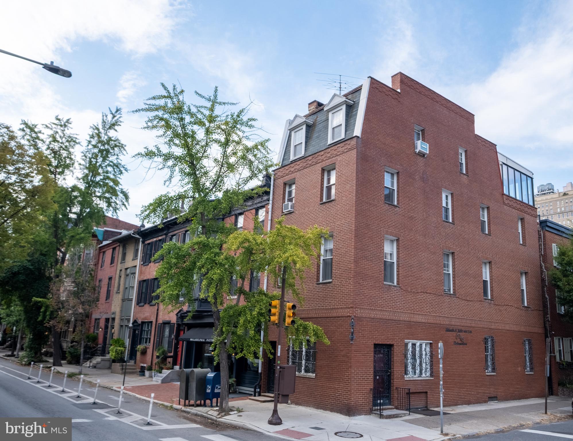 RITTENHOUSE SQUARE - Residential Income