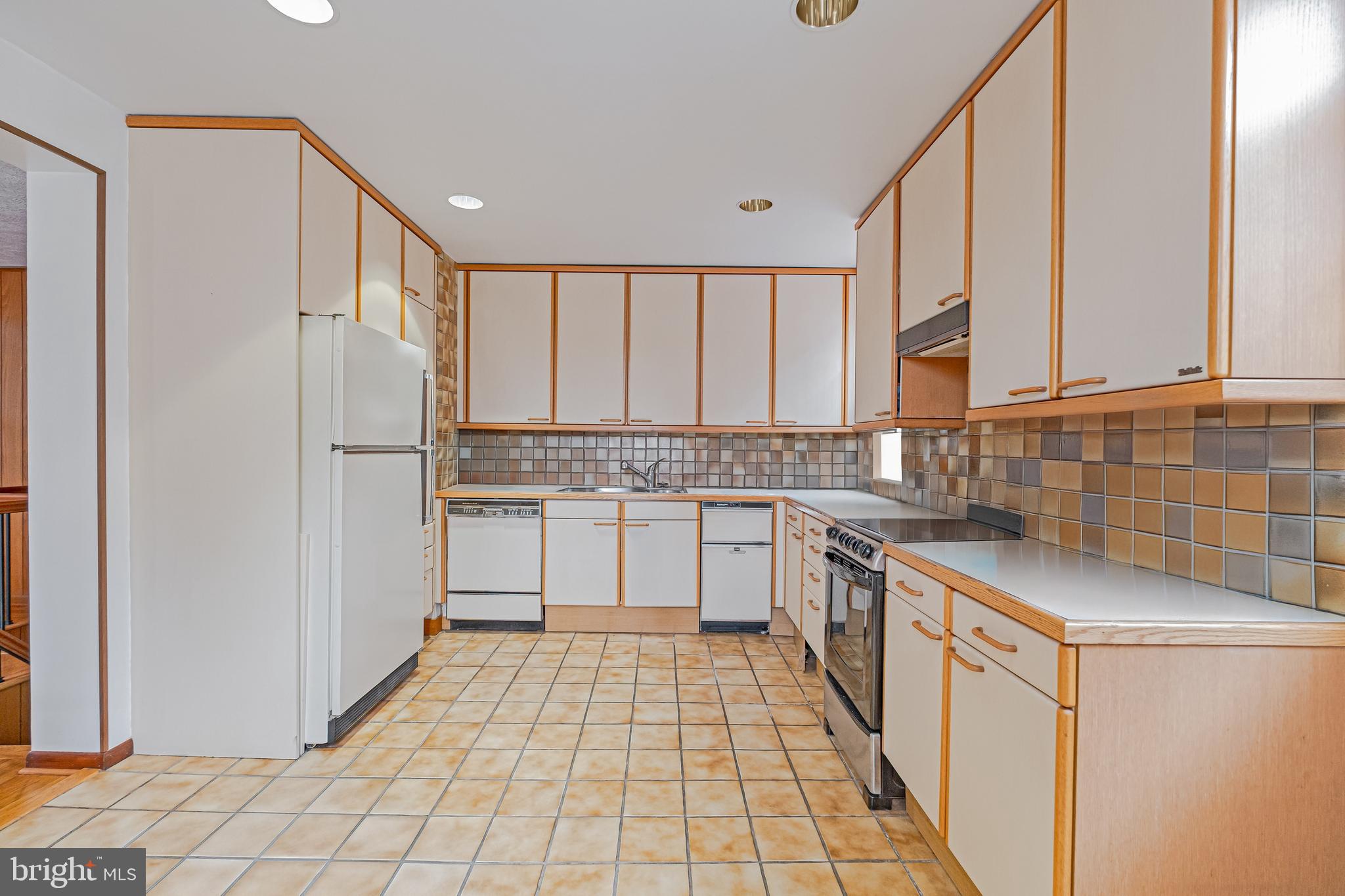 RITTENHOUSE SQUARE - Residential Income