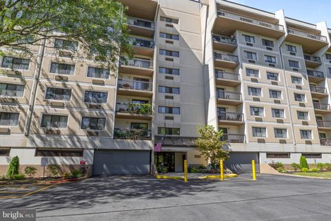 Photo of 700 Avondale Road #7C, WALLINGFORD, PA 19086 (MLS # PADE2100088)