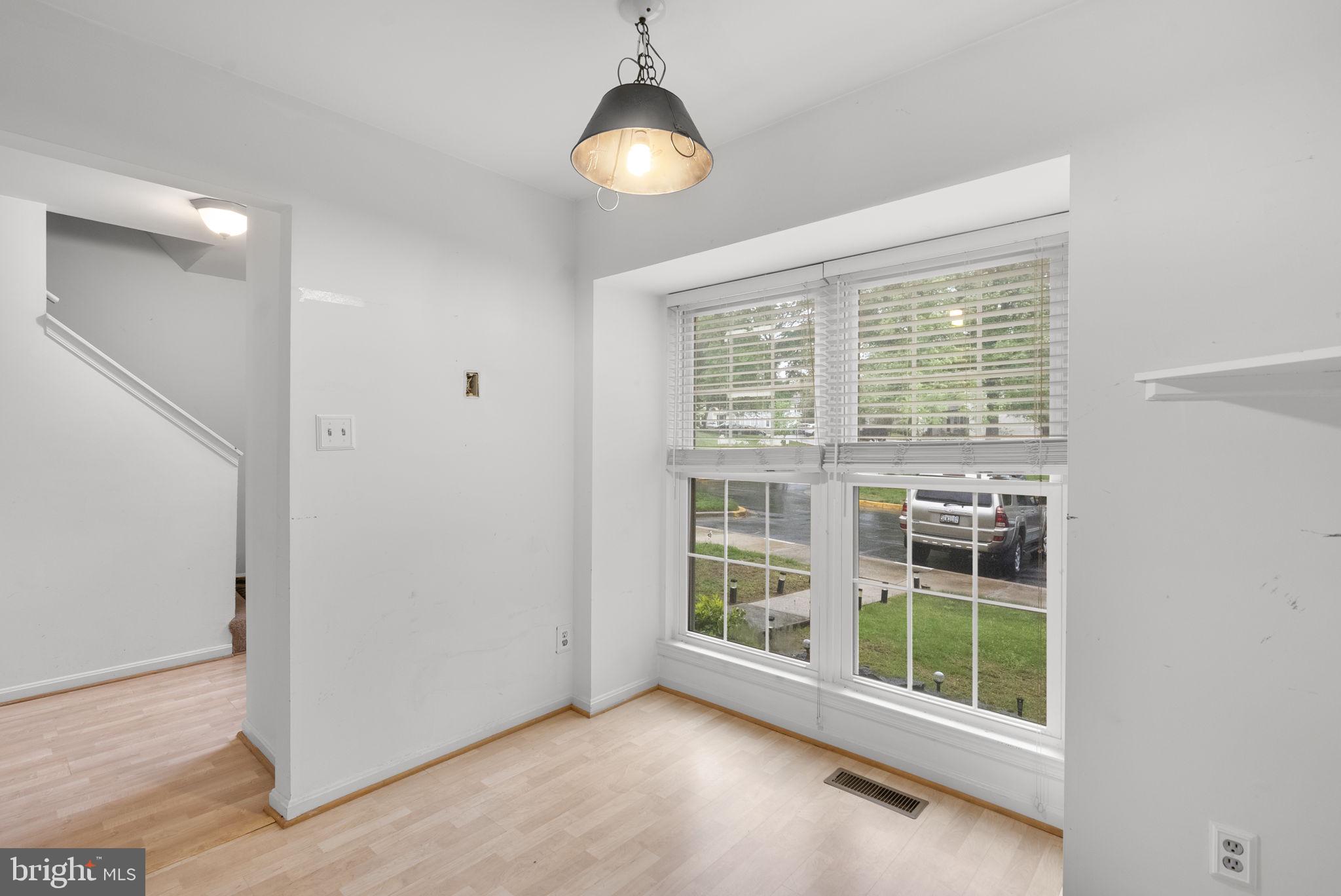 16 GRAVENHURST COURT