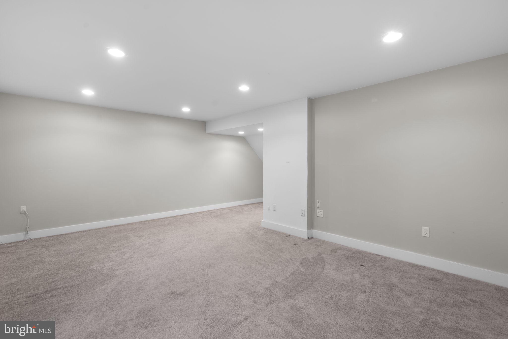 POTOMAC CHASE - Residential
