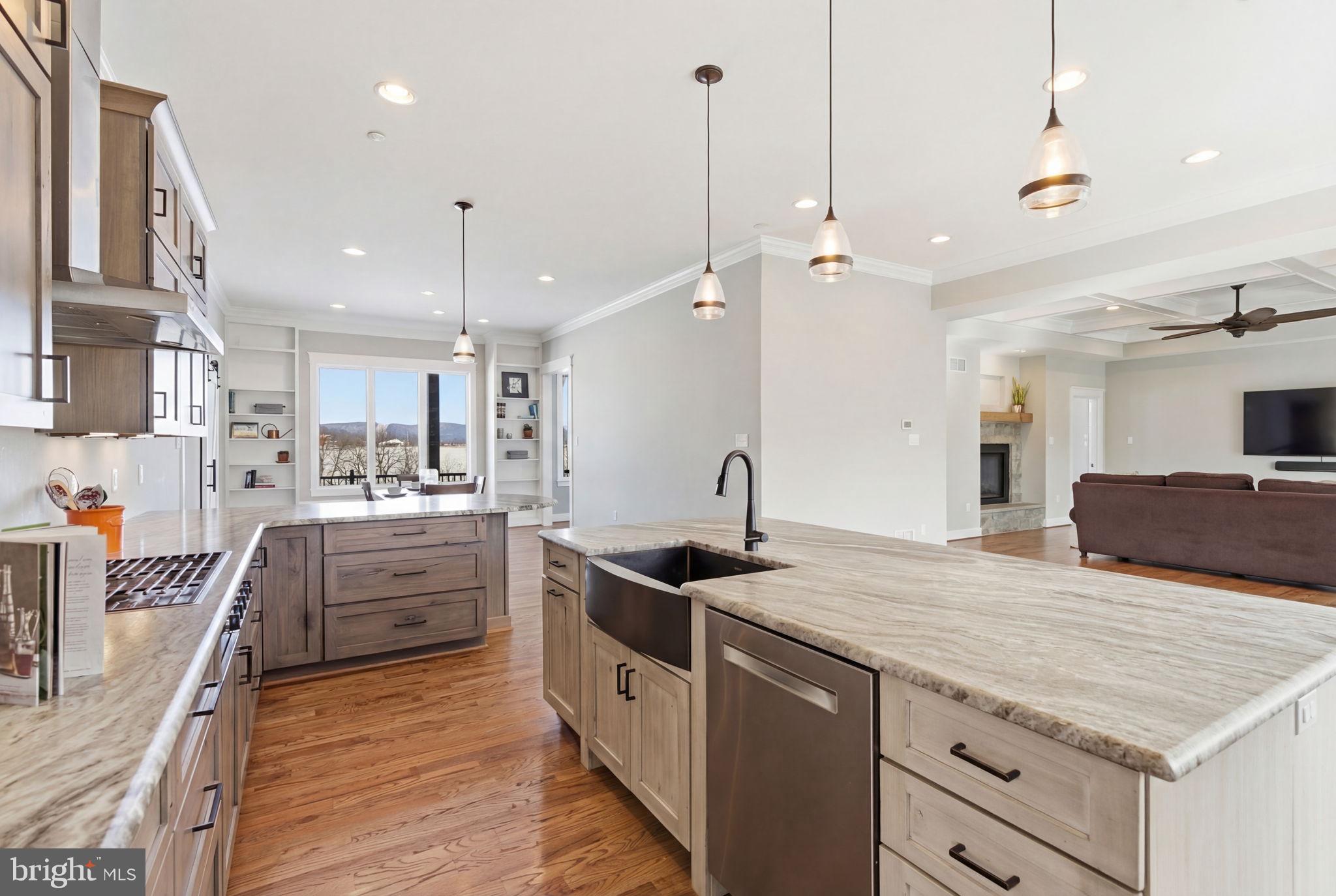 ESTATES AT POTOMAC FARMS - Residential