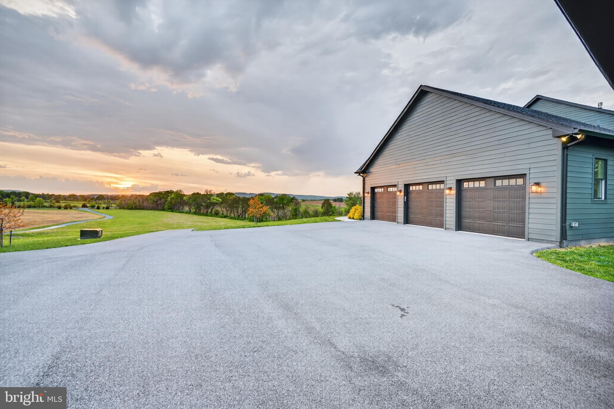 ESTATES AT POTOMAC FARMS - Residential