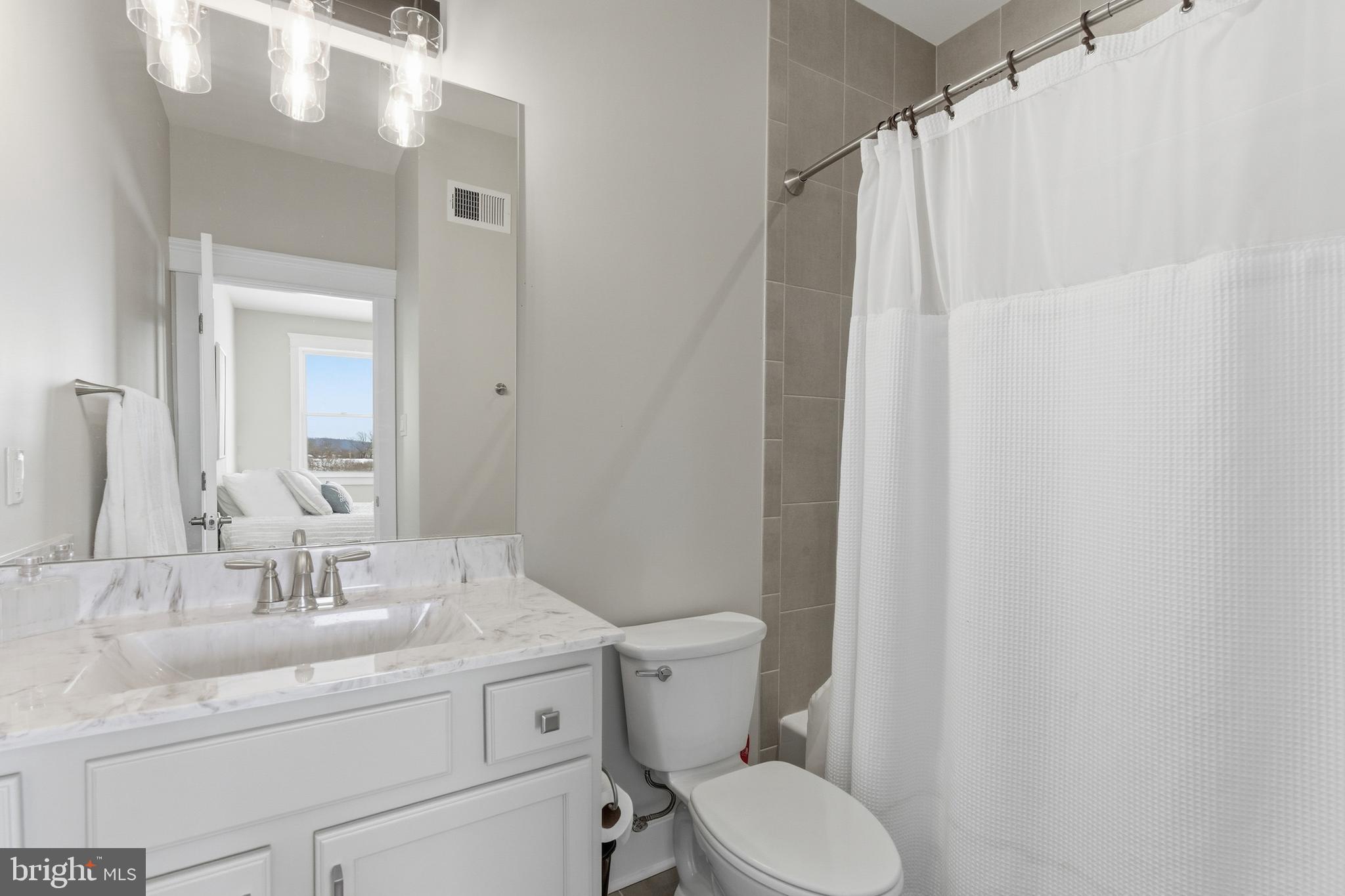 ESTATES AT POTOMAC FARMS - Residential