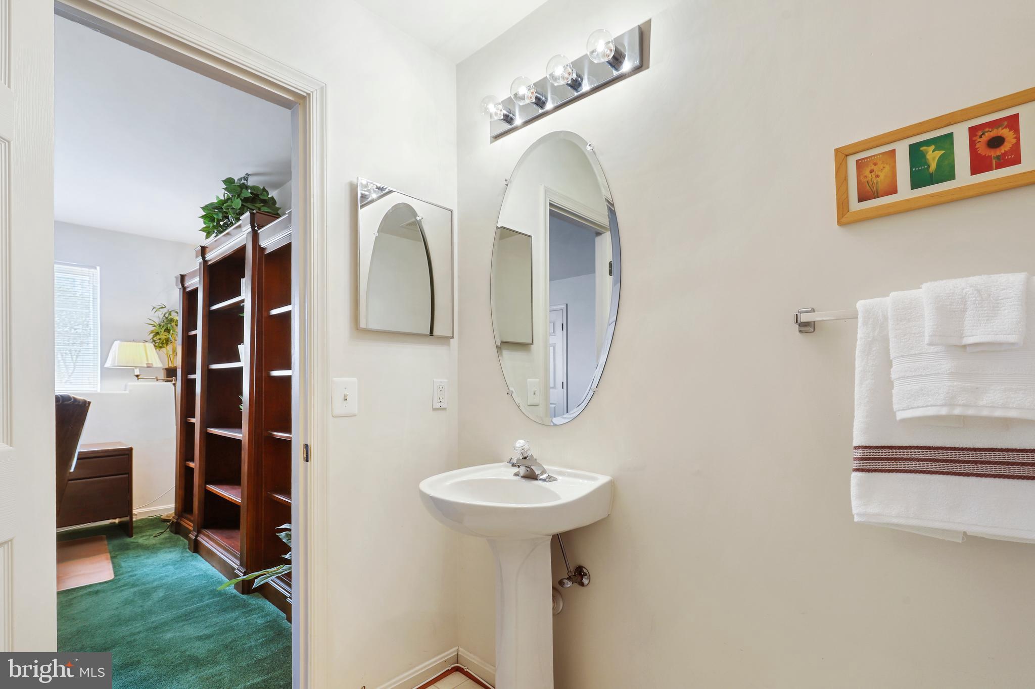 ASHBURN VILLAGE - Residential