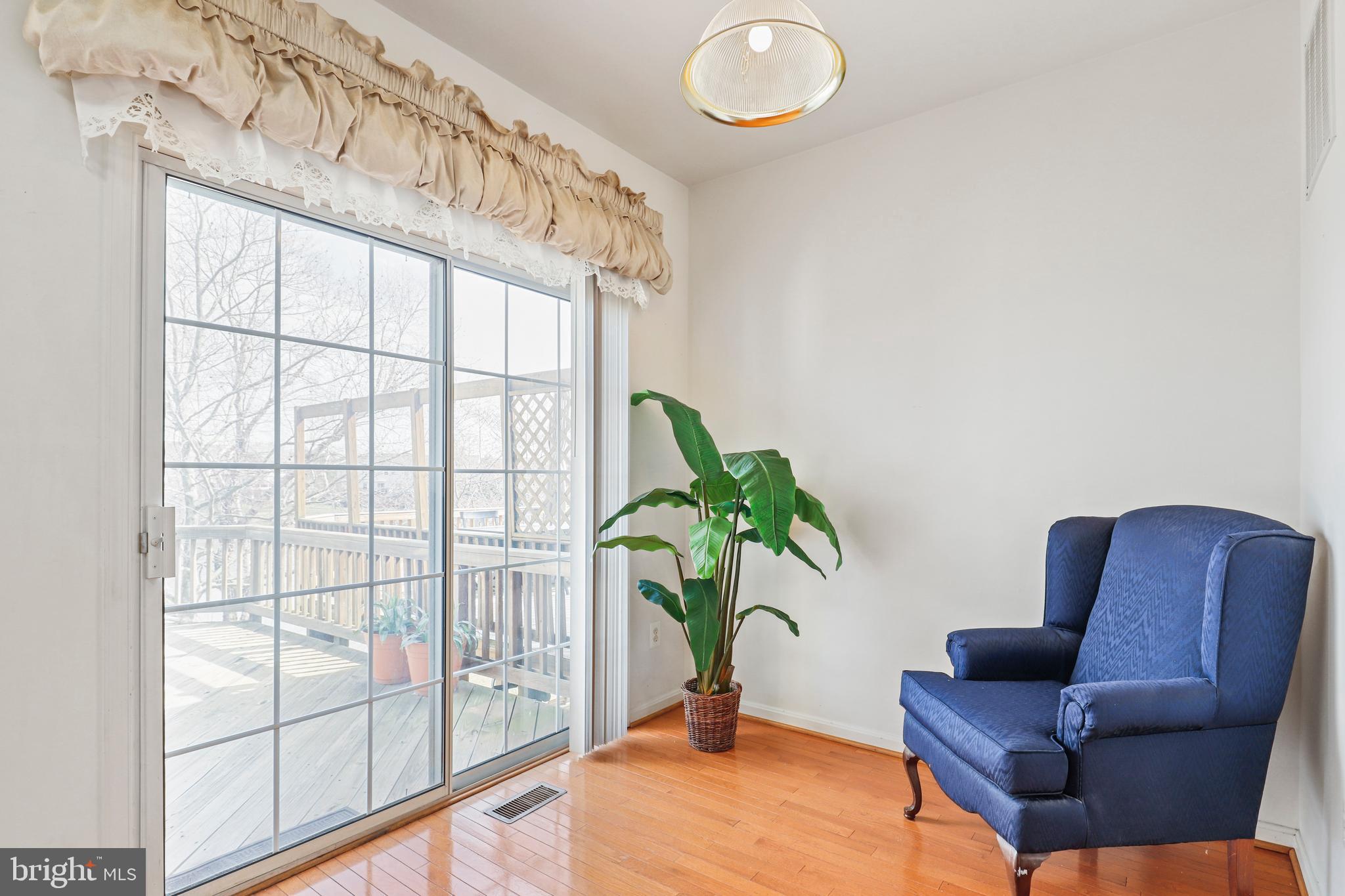 ASHBURN VILLAGE - Residential