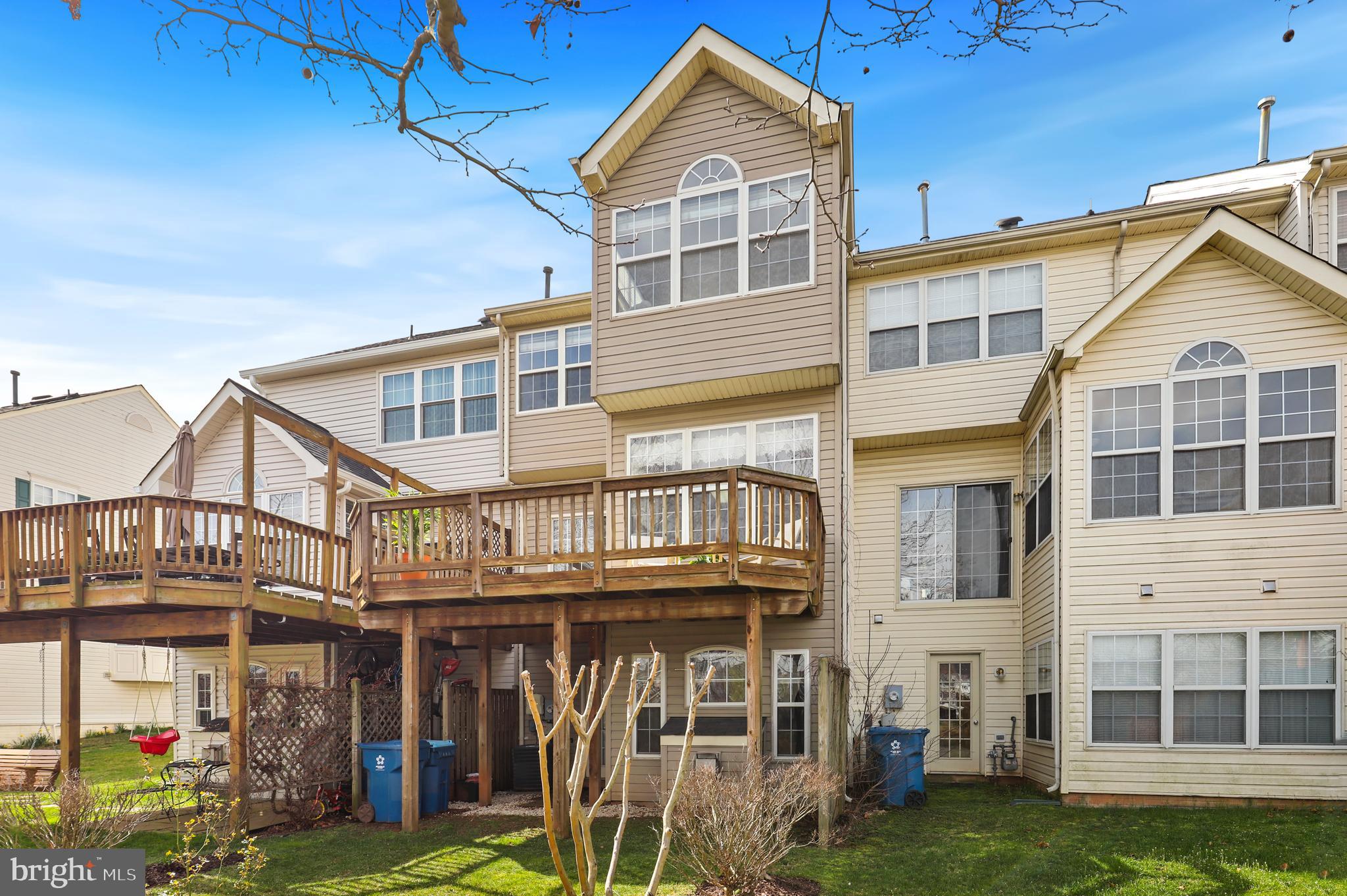 ASHBURN VILLAGE - Residential