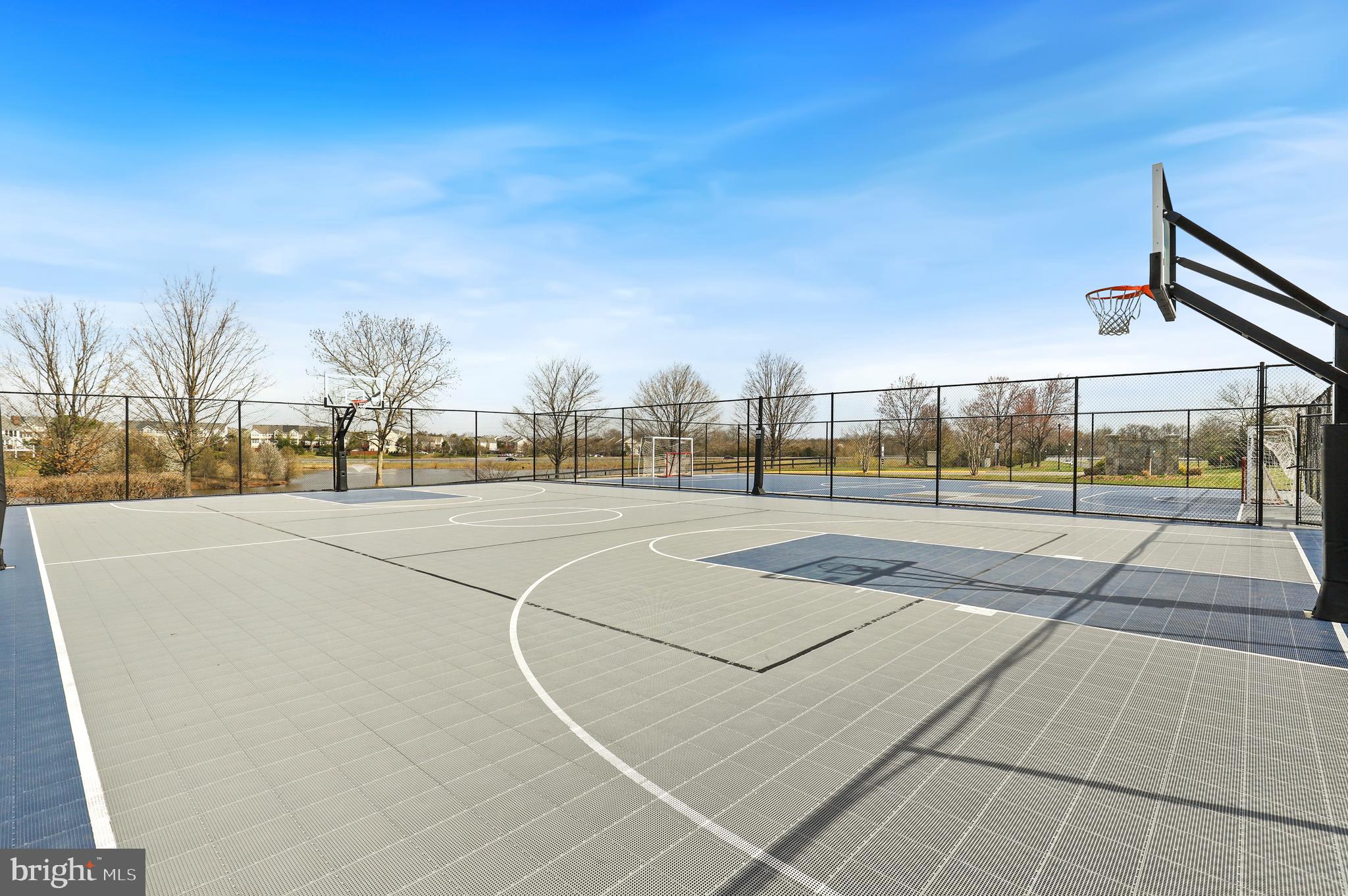 ASHBURN VILLAGE - Residential