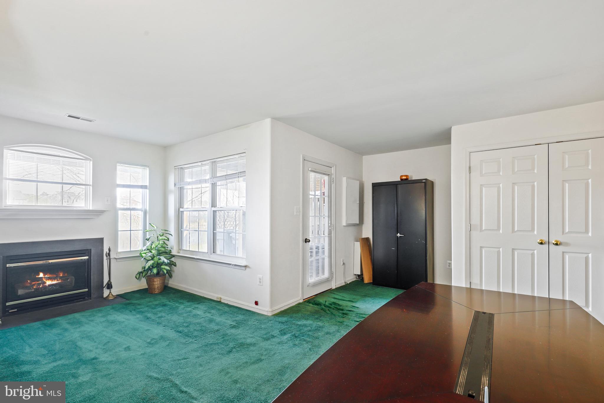 ASHBURN VILLAGE - Residential