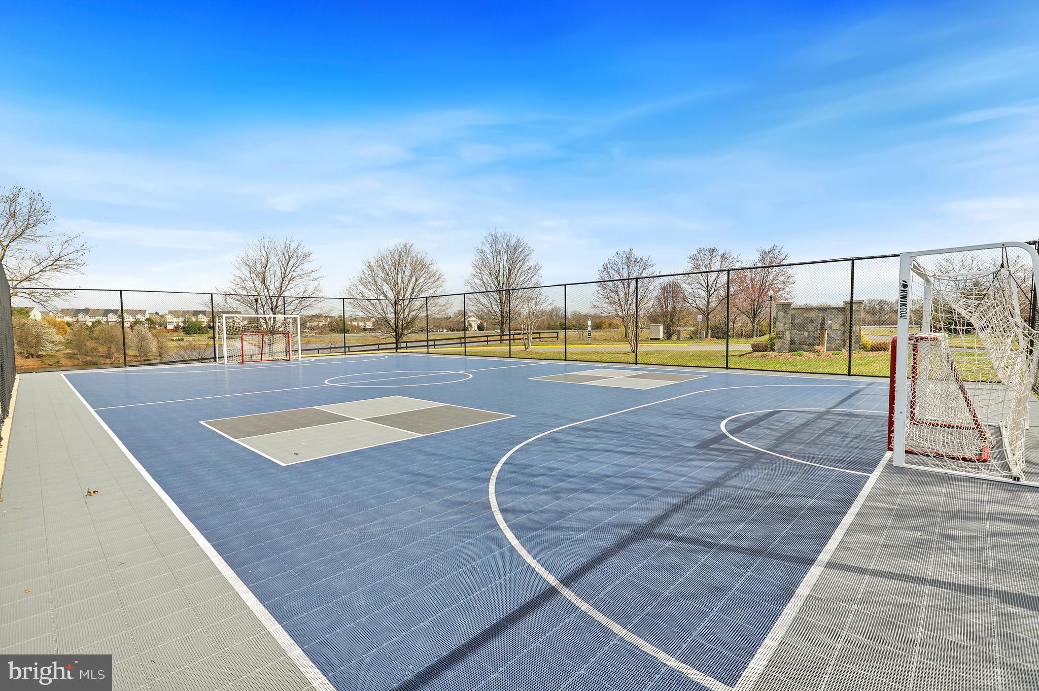 ASHBURN VILLAGE - Residential