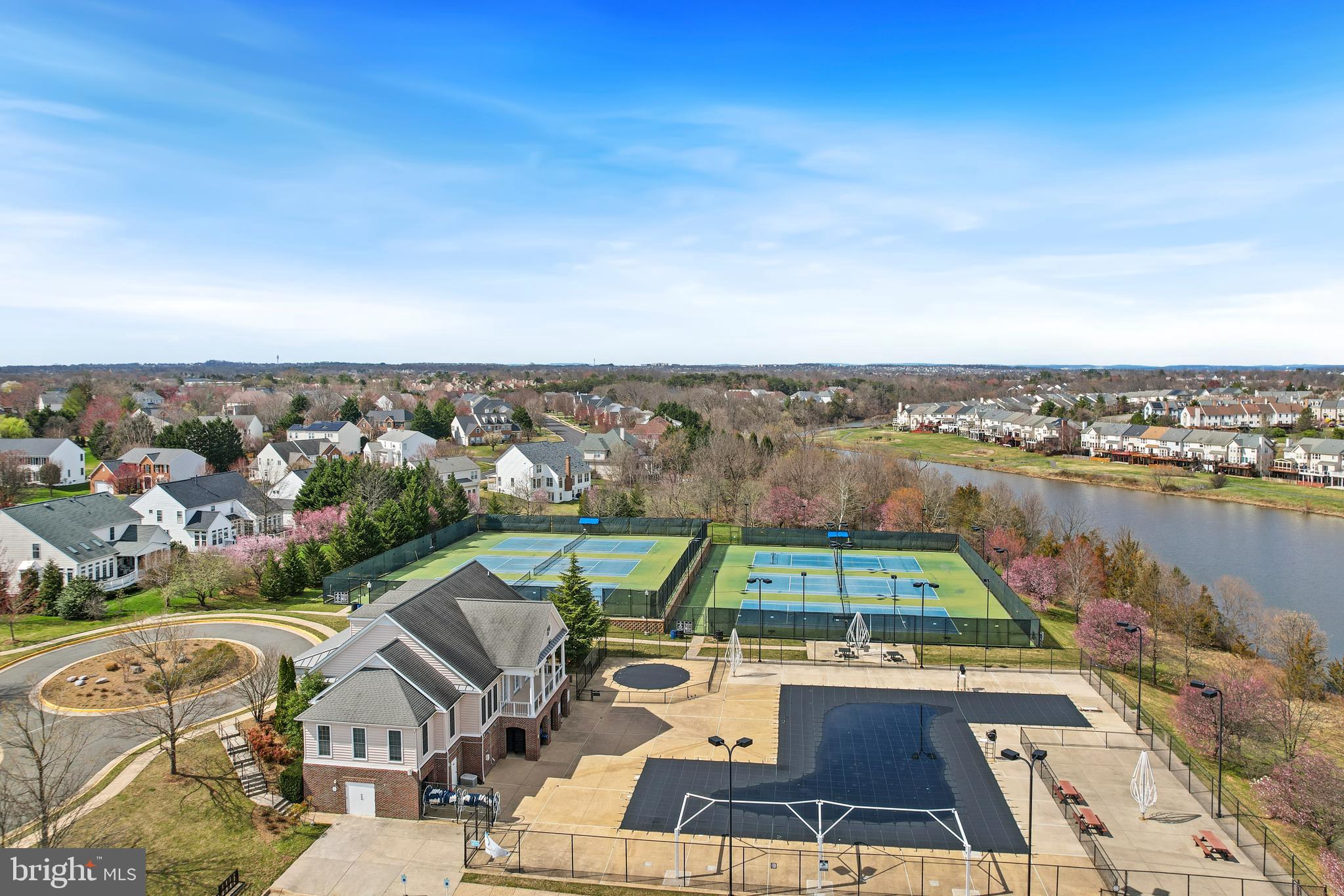 ASHBURN VILLAGE - Residential