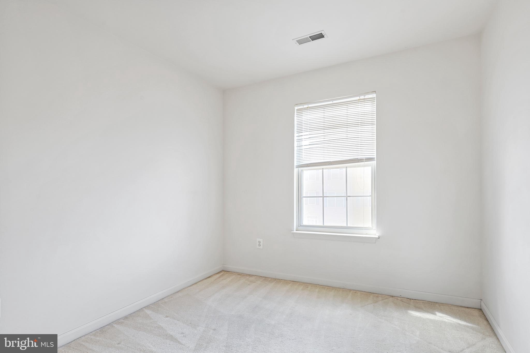 ASHBURN VILLAGE - Residential