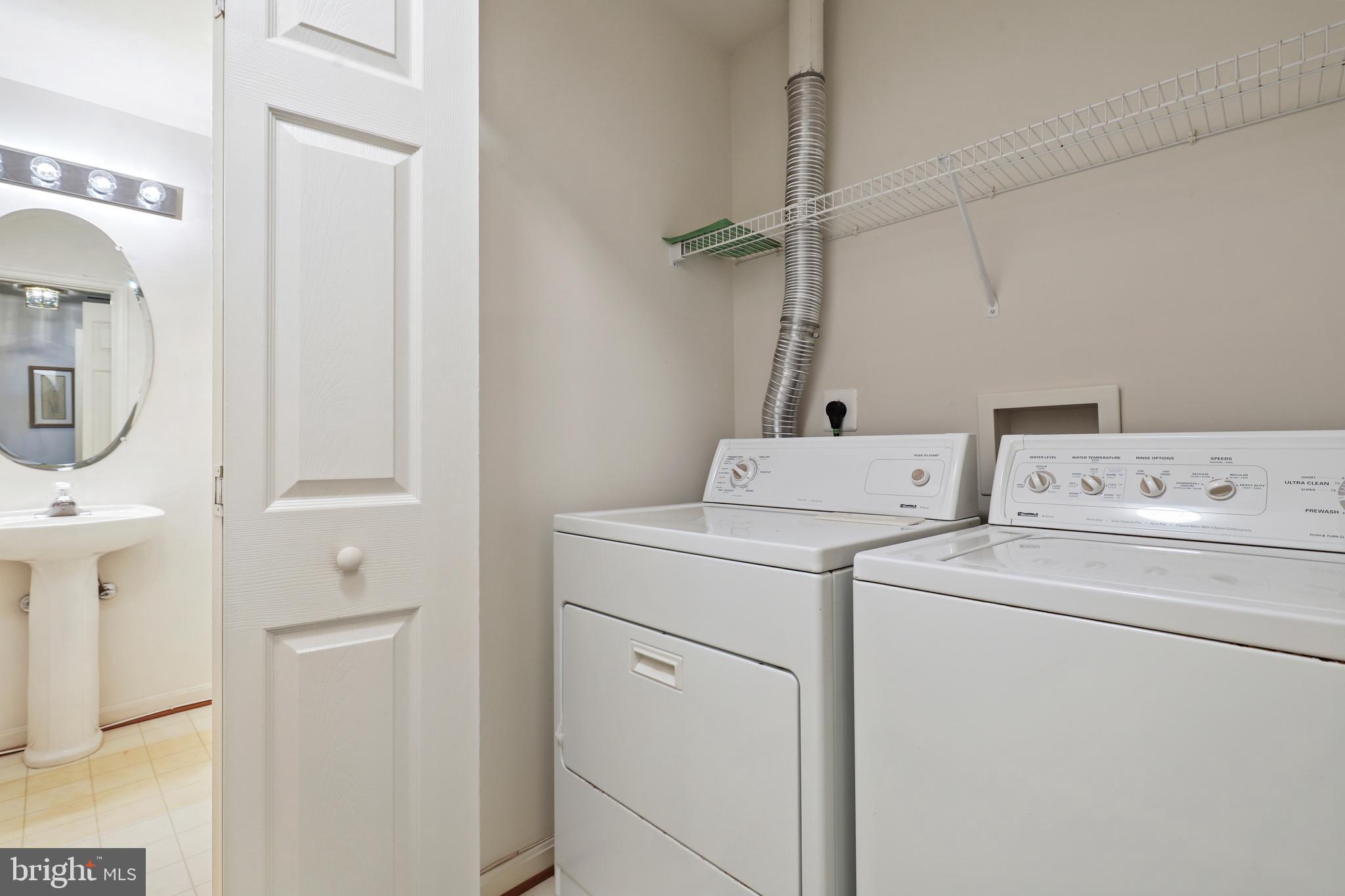 ASHBURN VILLAGE - Residential