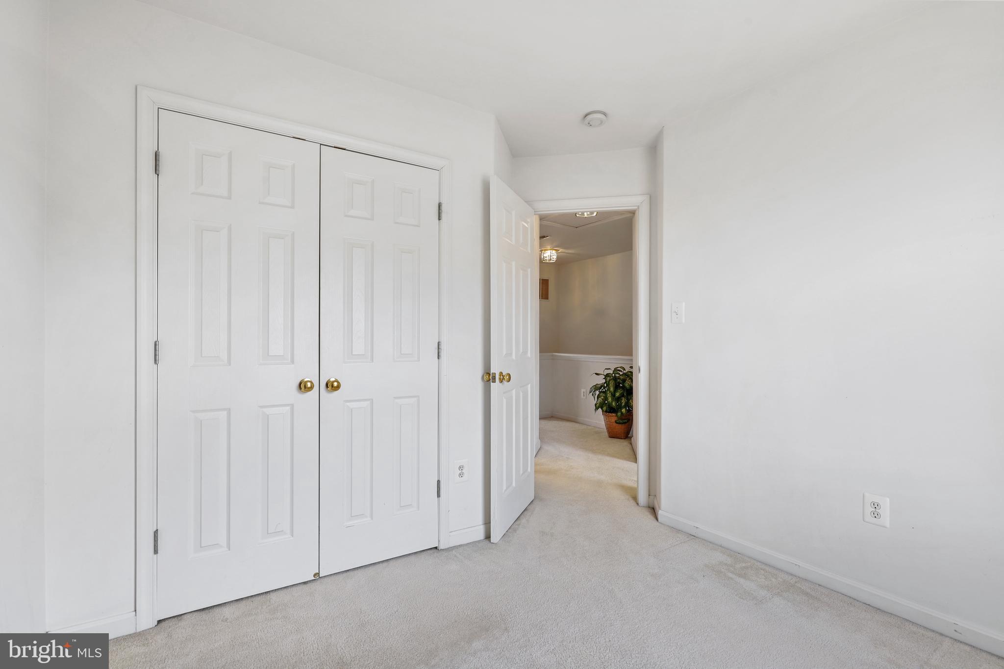 ASHBURN VILLAGE - Residential