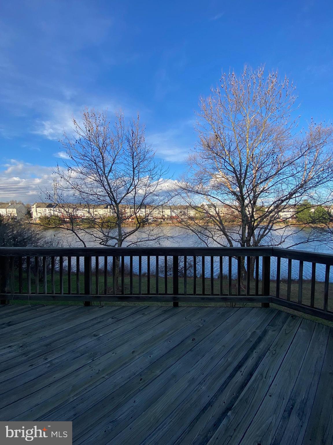 ASHBURN VILLAGE - Residential