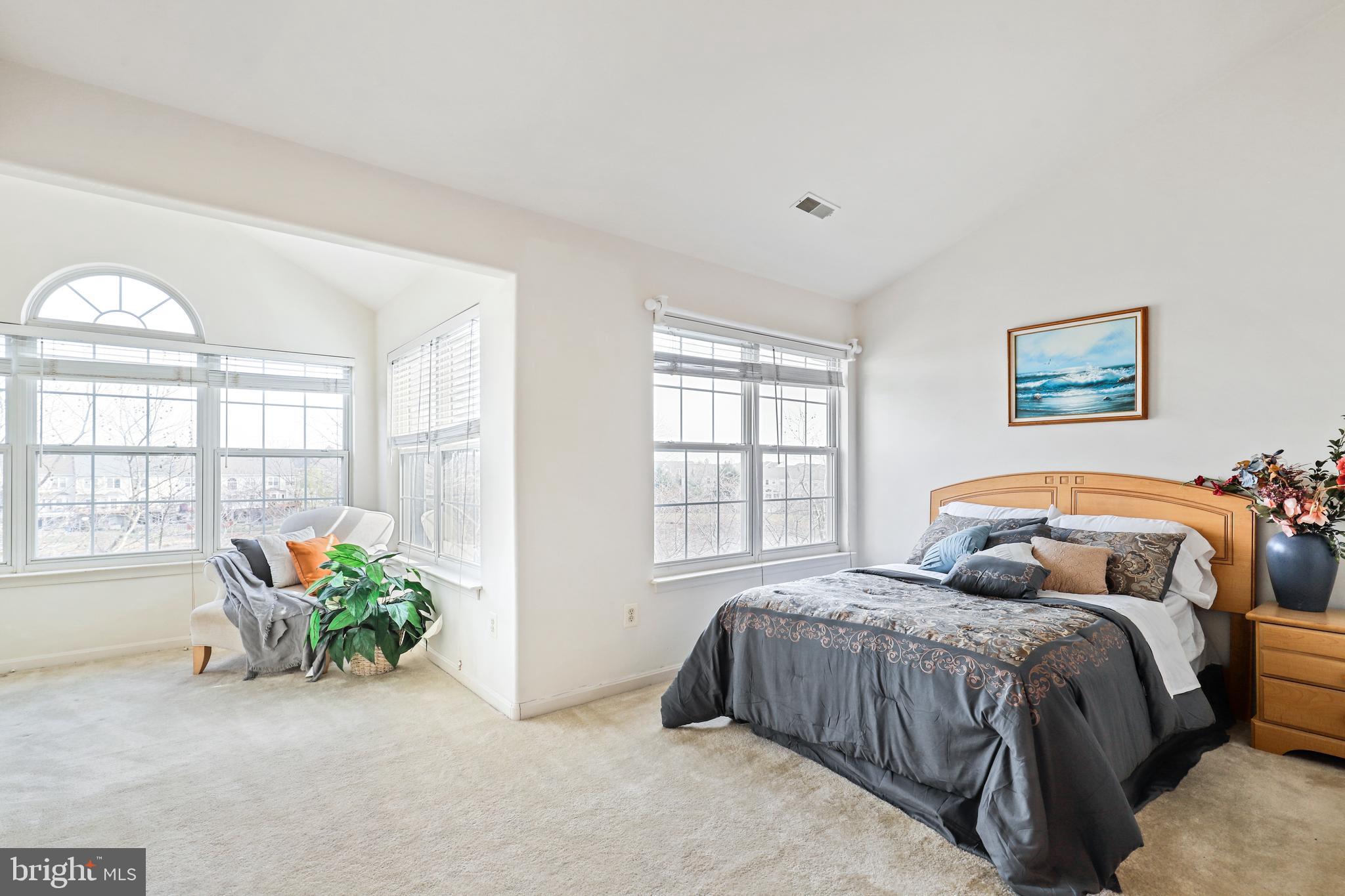 ASHBURN VILLAGE - Residential