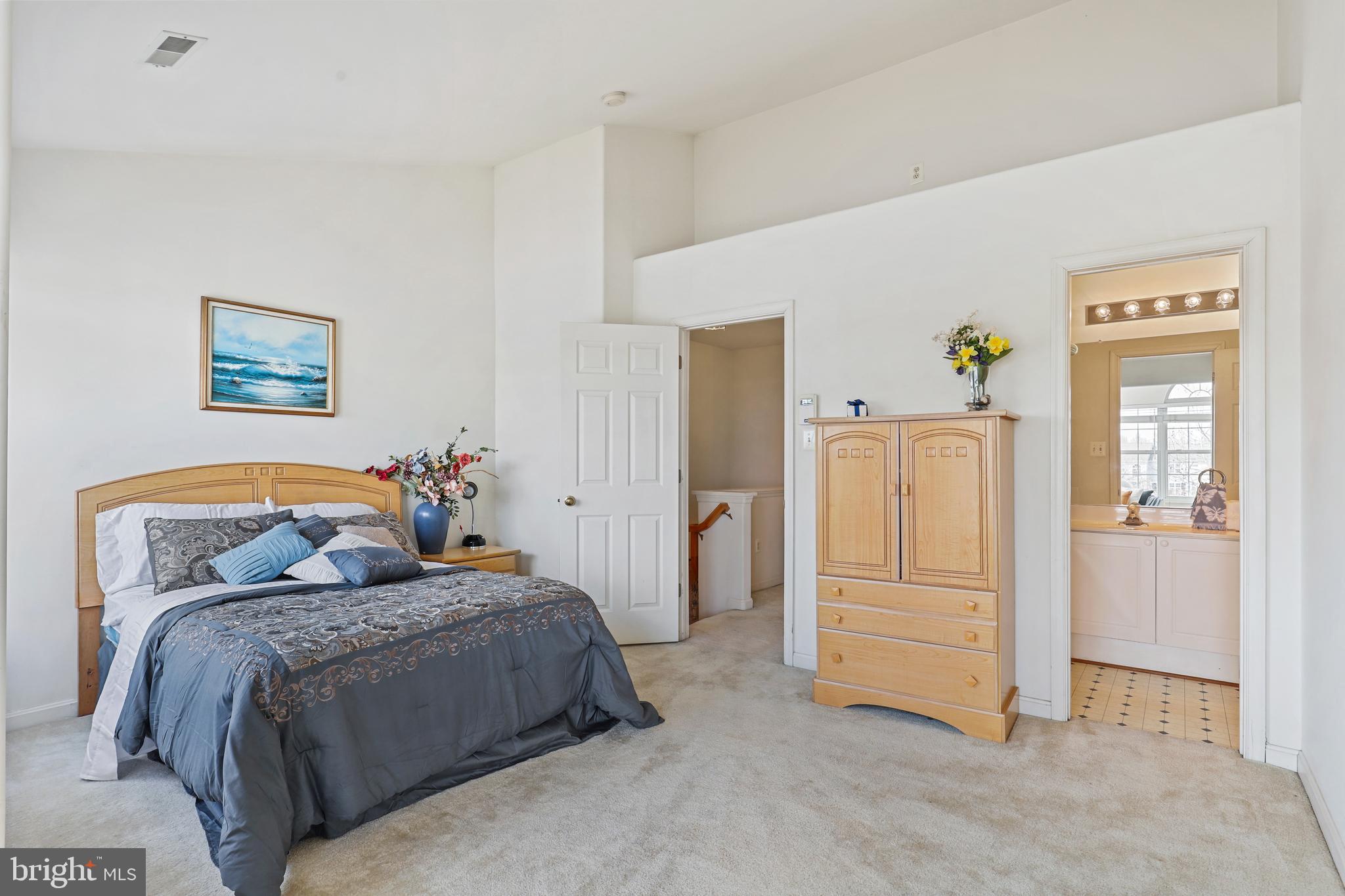 ASHBURN VILLAGE - Residential