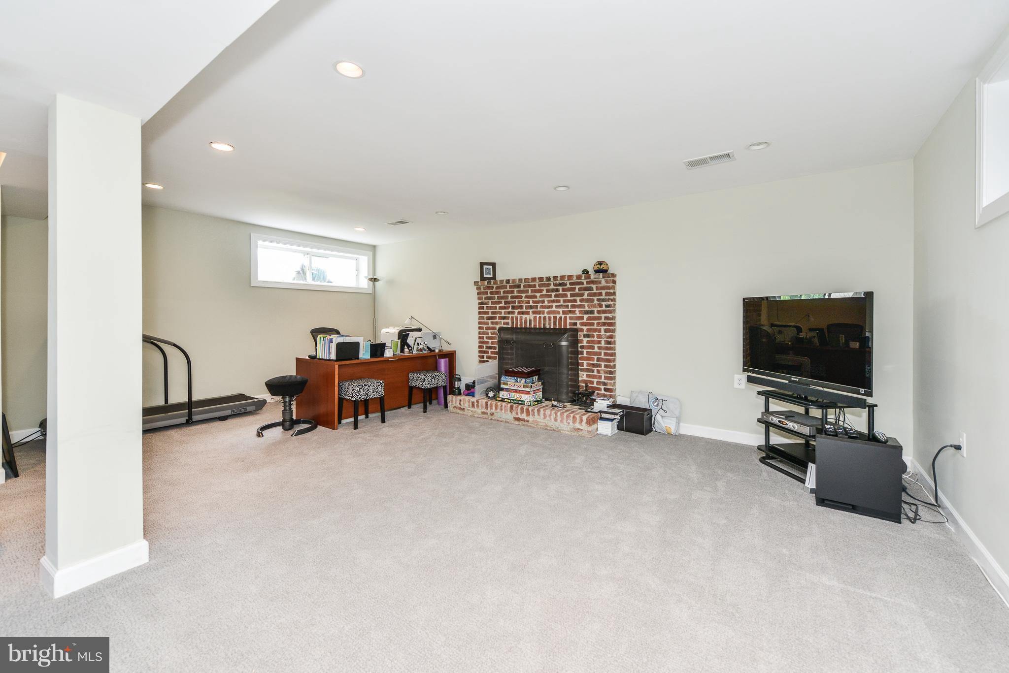 SPRINGHAVEN ESTATES - Residential Lease