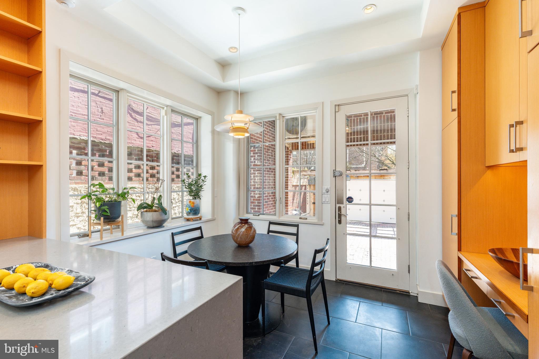 SOCIETY HILL - Residential