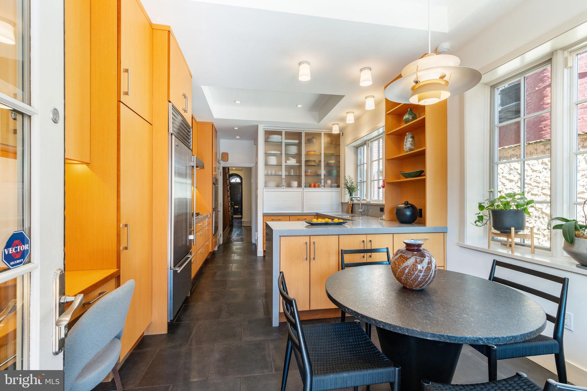 SOCIETY HILL - Residential