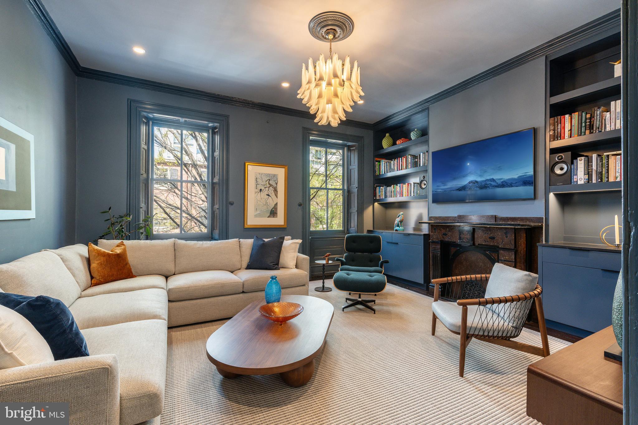 SOCIETY HILL - Residential