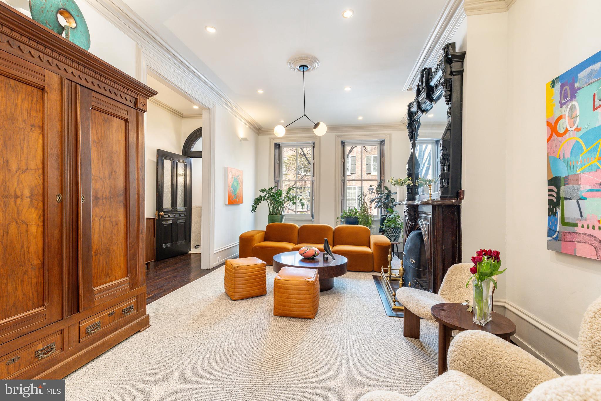 SOCIETY HILL - Residential