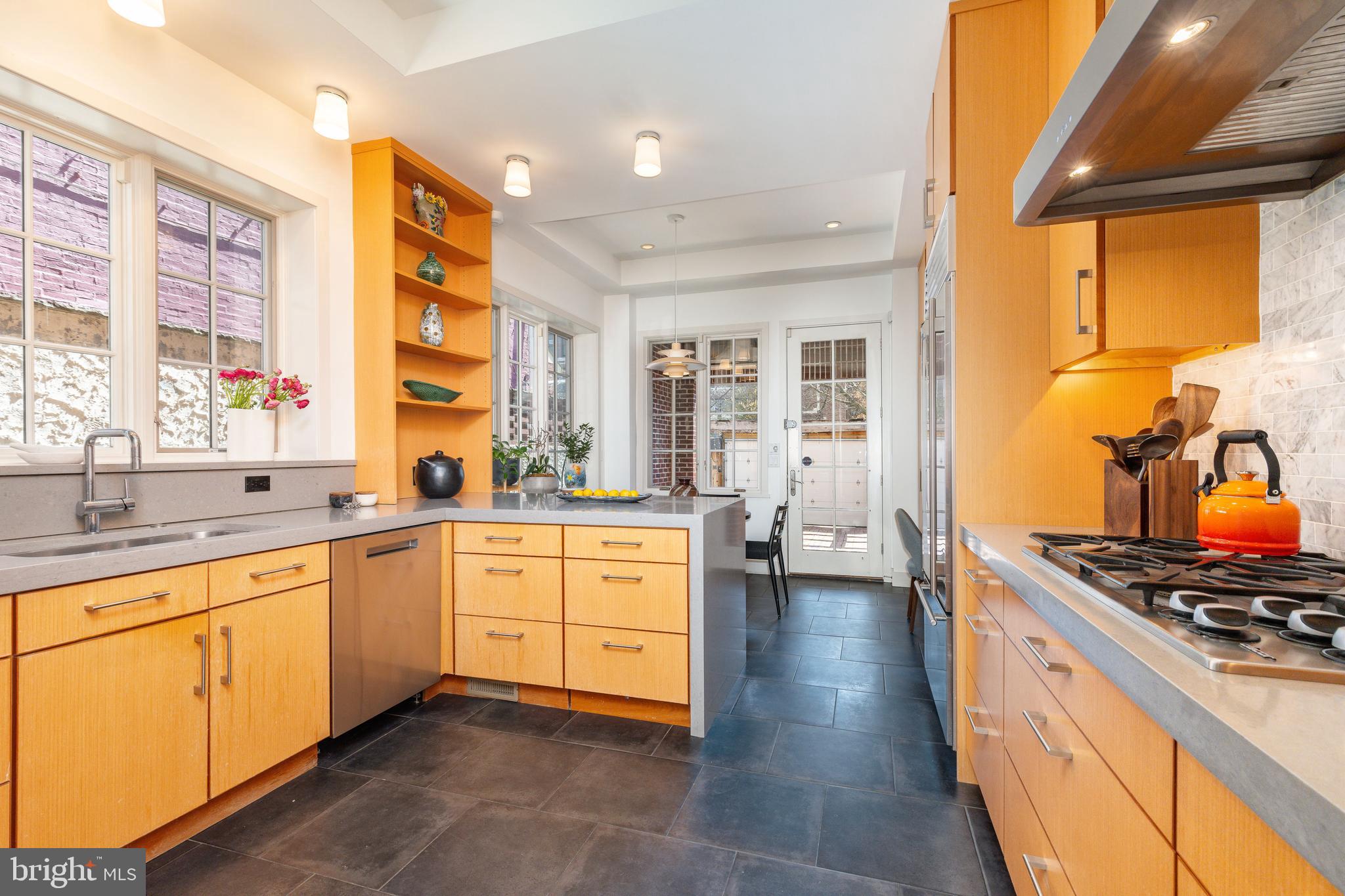 SOCIETY HILL - Residential