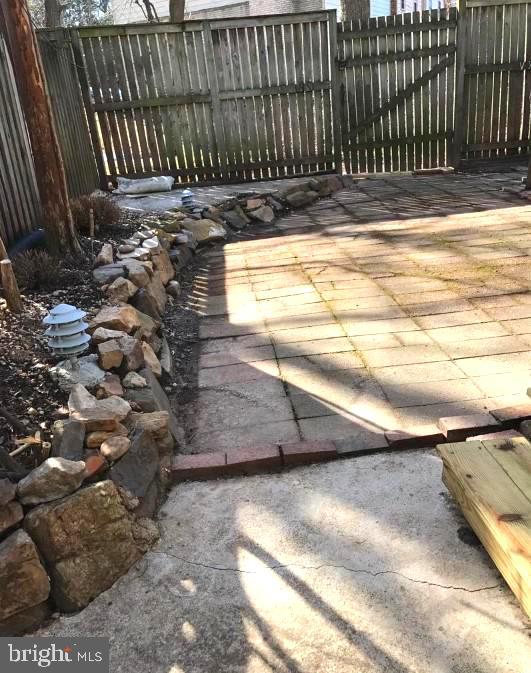 LAKE RIDGE - Residential Lease