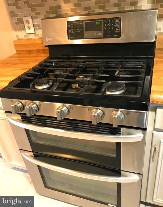 LAKE RIDGE - Residential Lease